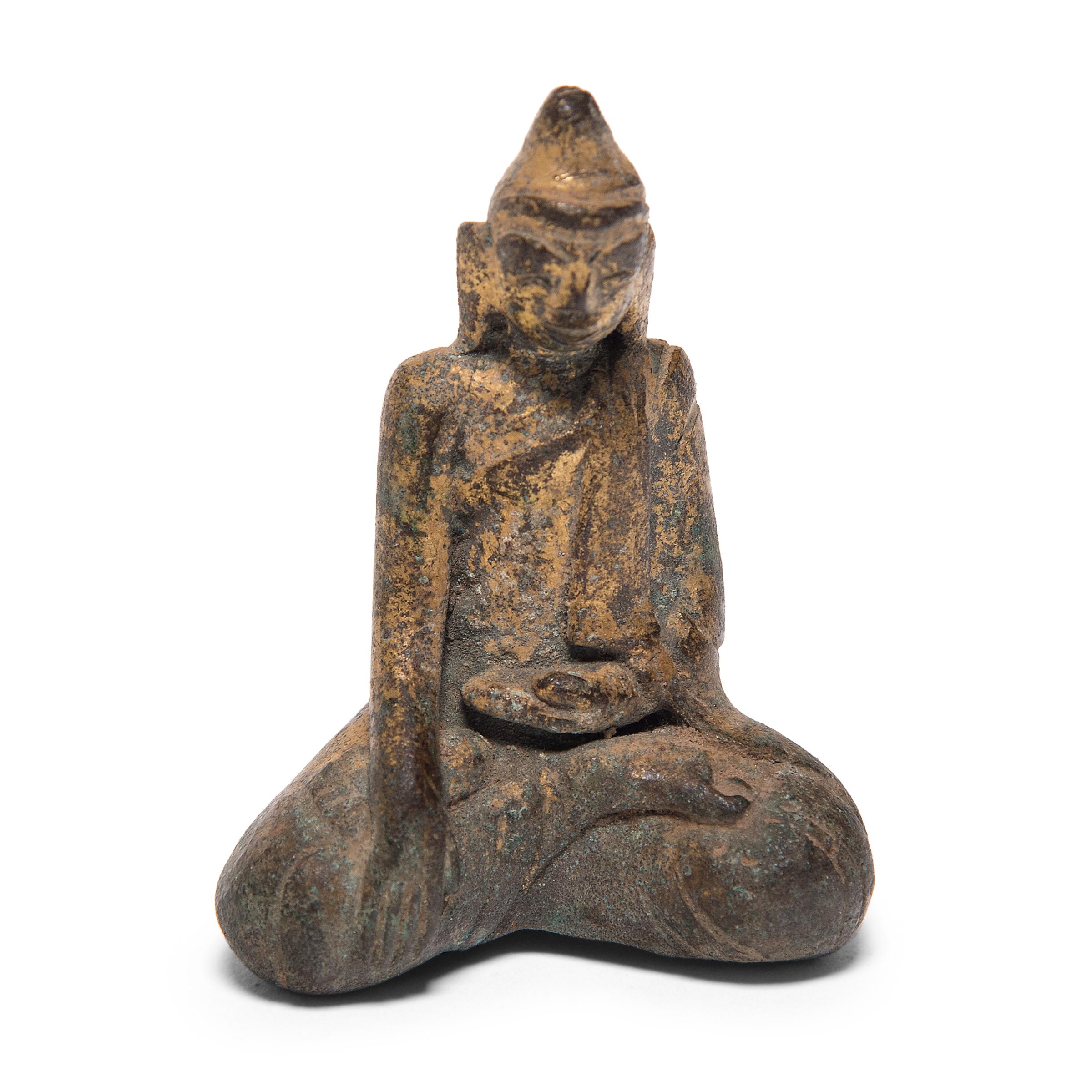 Buda sentado tailandés de bronce dorado, c. 1850 en Bueno estado para la venta en Chicago, IL