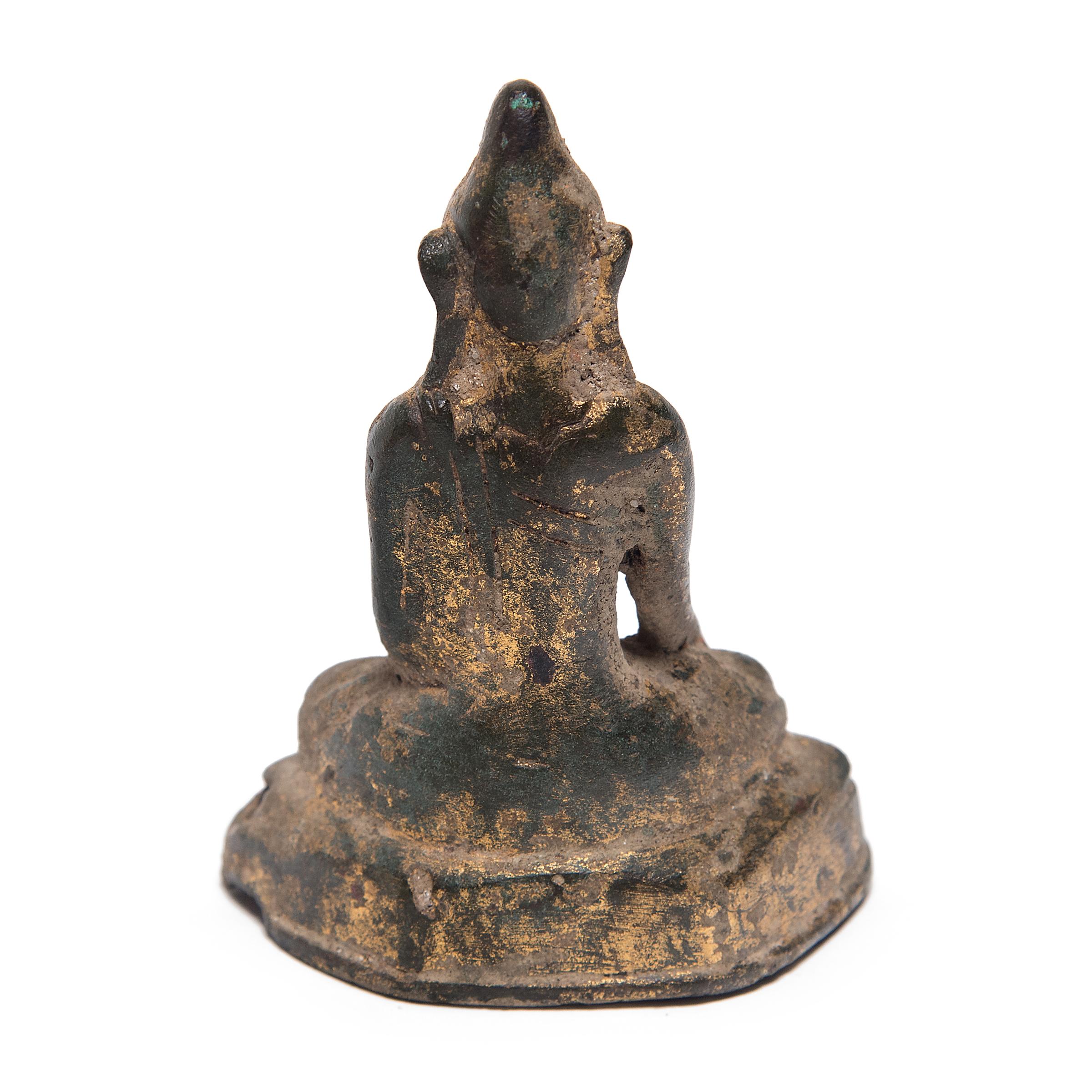 Thai Gilt Bronze Seated Buddha, circa 1850 In Good Condition In Chicago, IL