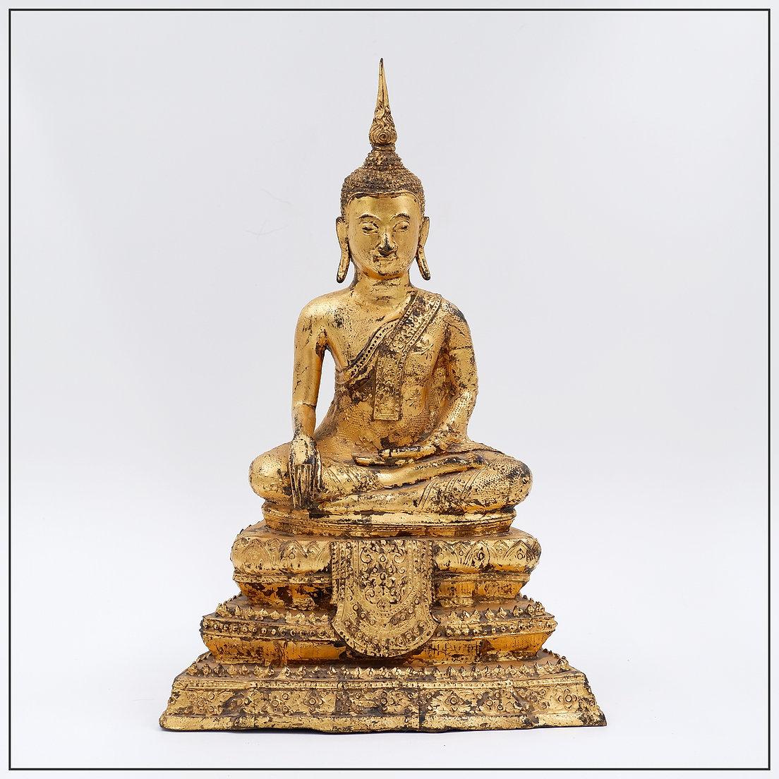 Thai Gilt Bronze Seated Earth Touching Buddha Figure, Late 19th Century For Sale 12