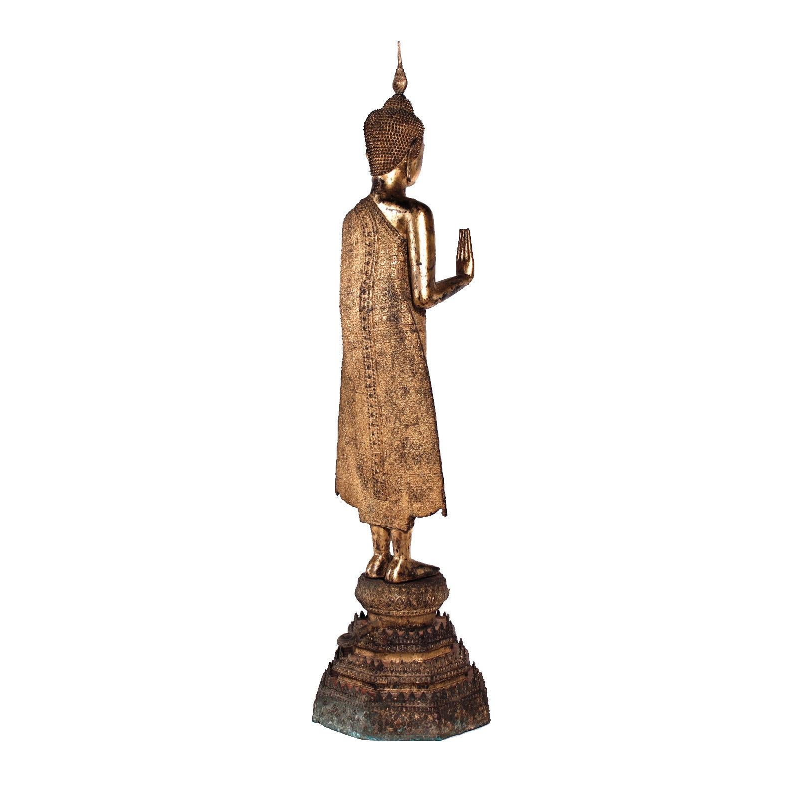 Thai Gilt Bronze Standing Buddha Figure, Late 19th Century (19. Jahrhundert) im Angebot
