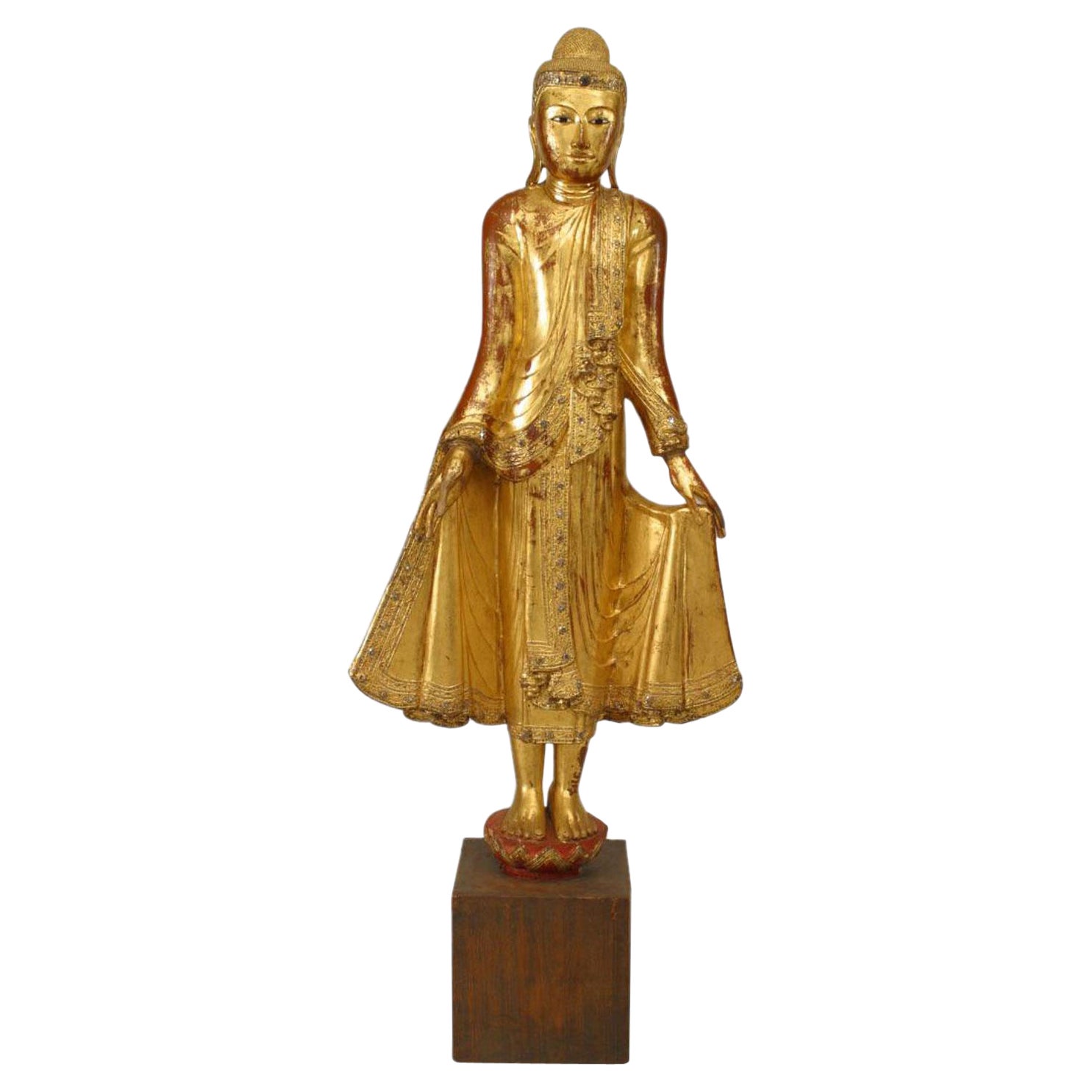 Thai Gilt Buddha Figure on Lotus im Angebot