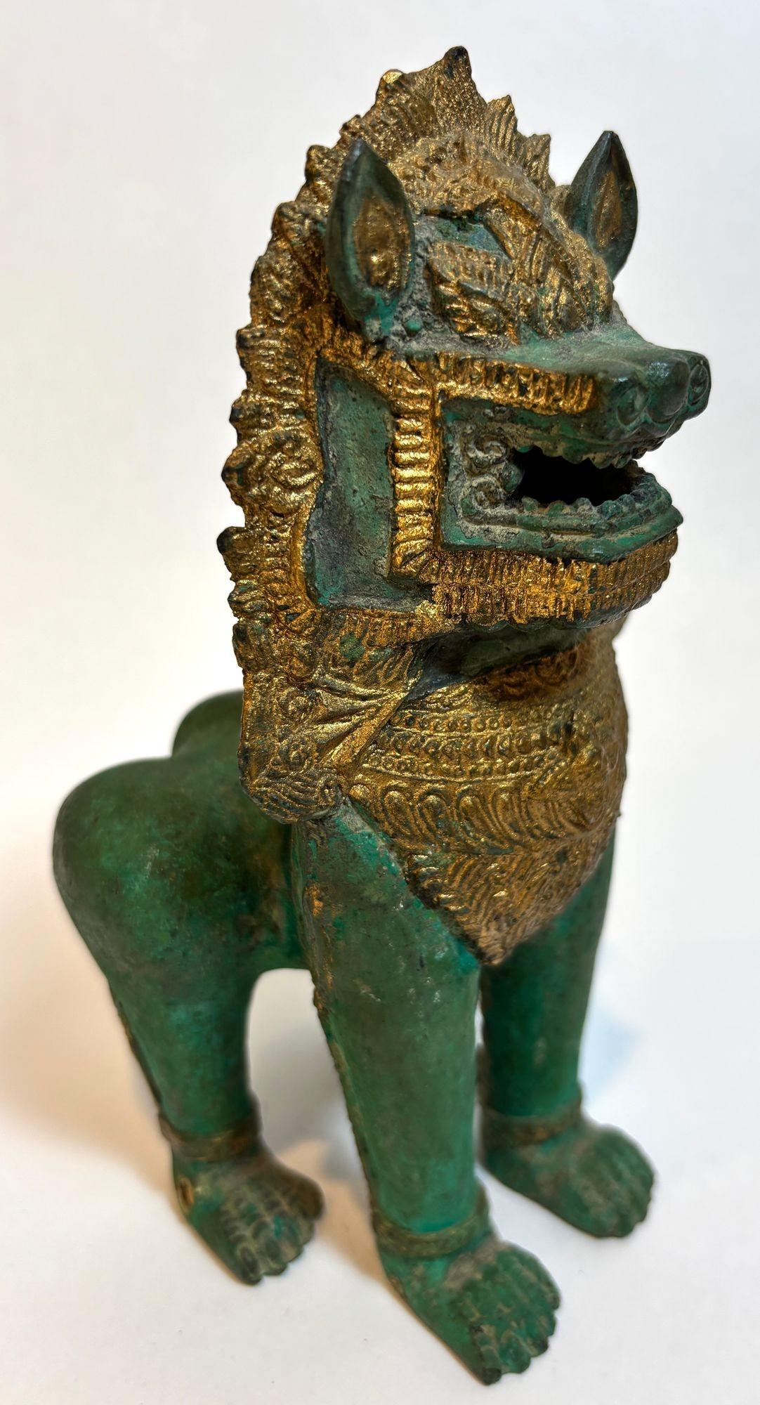 Thai Khmer Bronze Gilt Singha Guardian Lion Sculpture, Mid-20th Century For Sale 2
