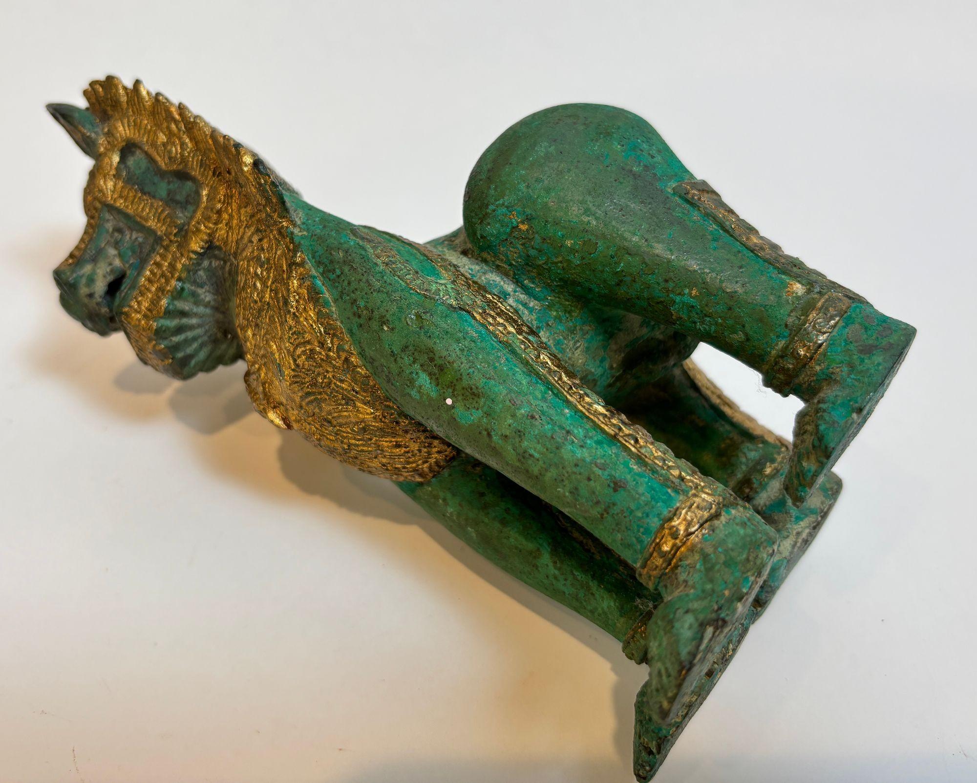 Thai Khmer Bronze Gilt Singha Guardian Lion Sculpture, Mid-20th Century For Sale 3