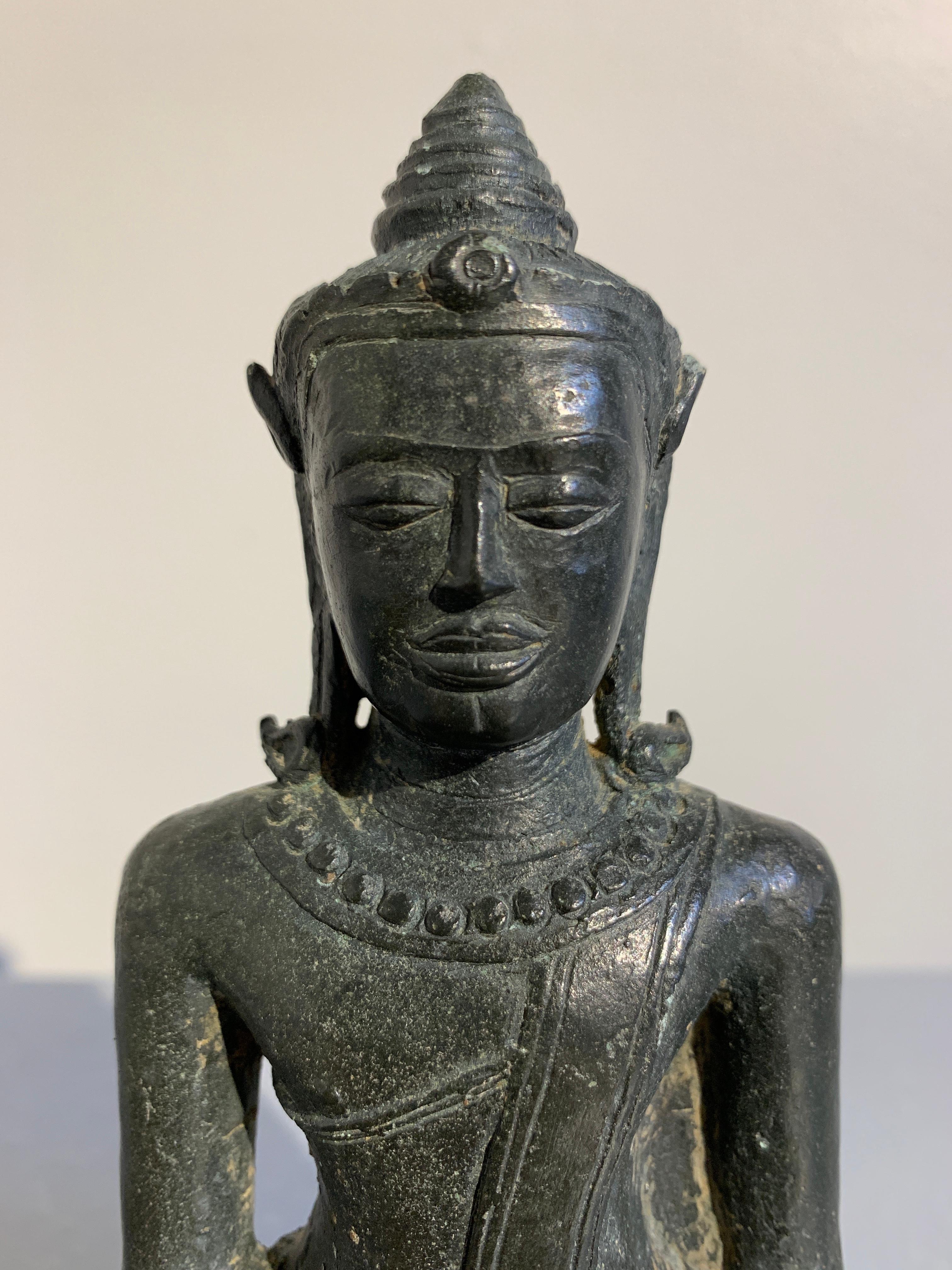 18th Century and Earlier Thai Lopburi Cast Bronze Seated Buddha, 13th Century For Sale