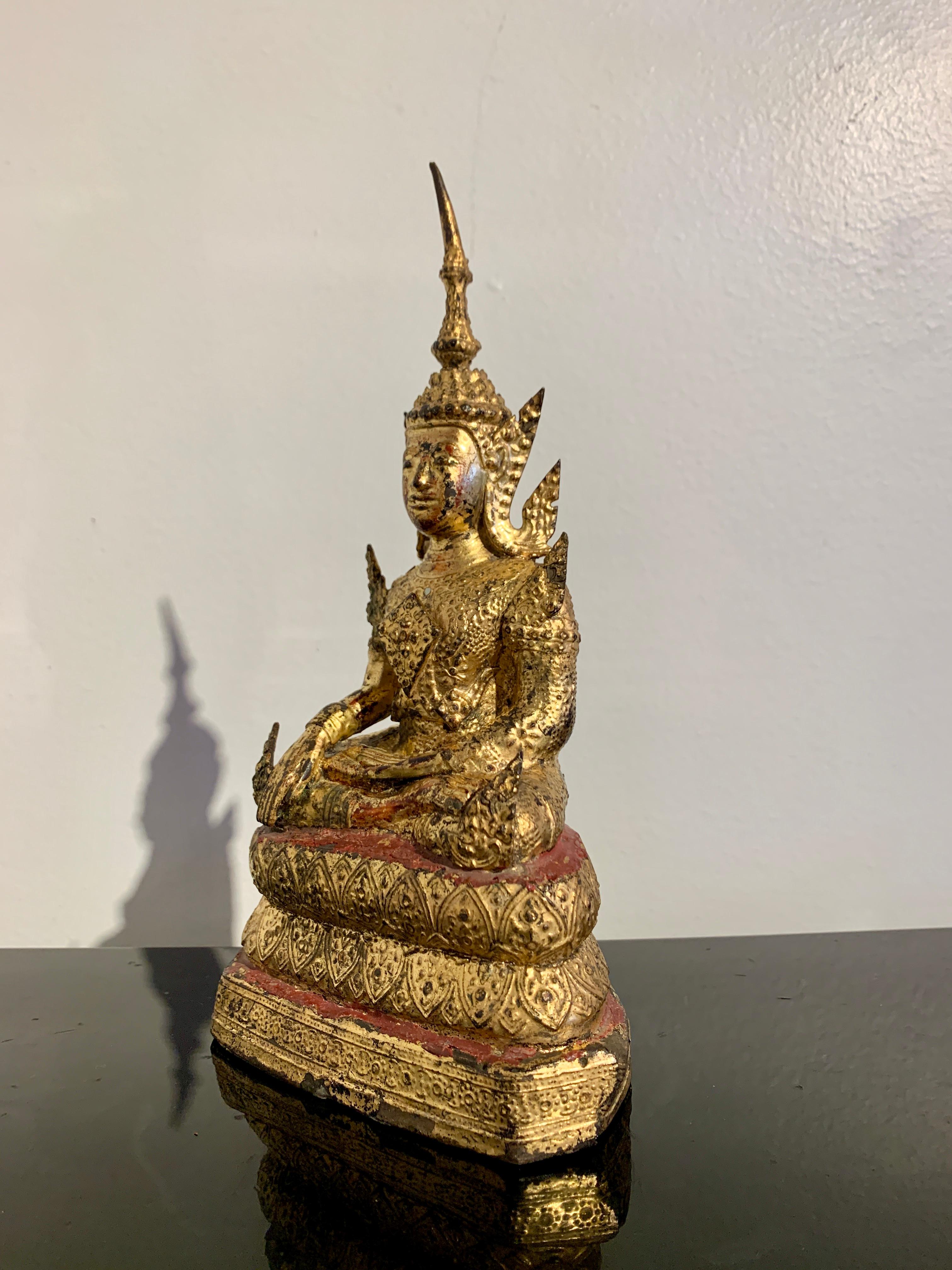Thai Rattanakosin Gilt Bronze Buddha, Mid 19th Century, Thailand For Sale 1