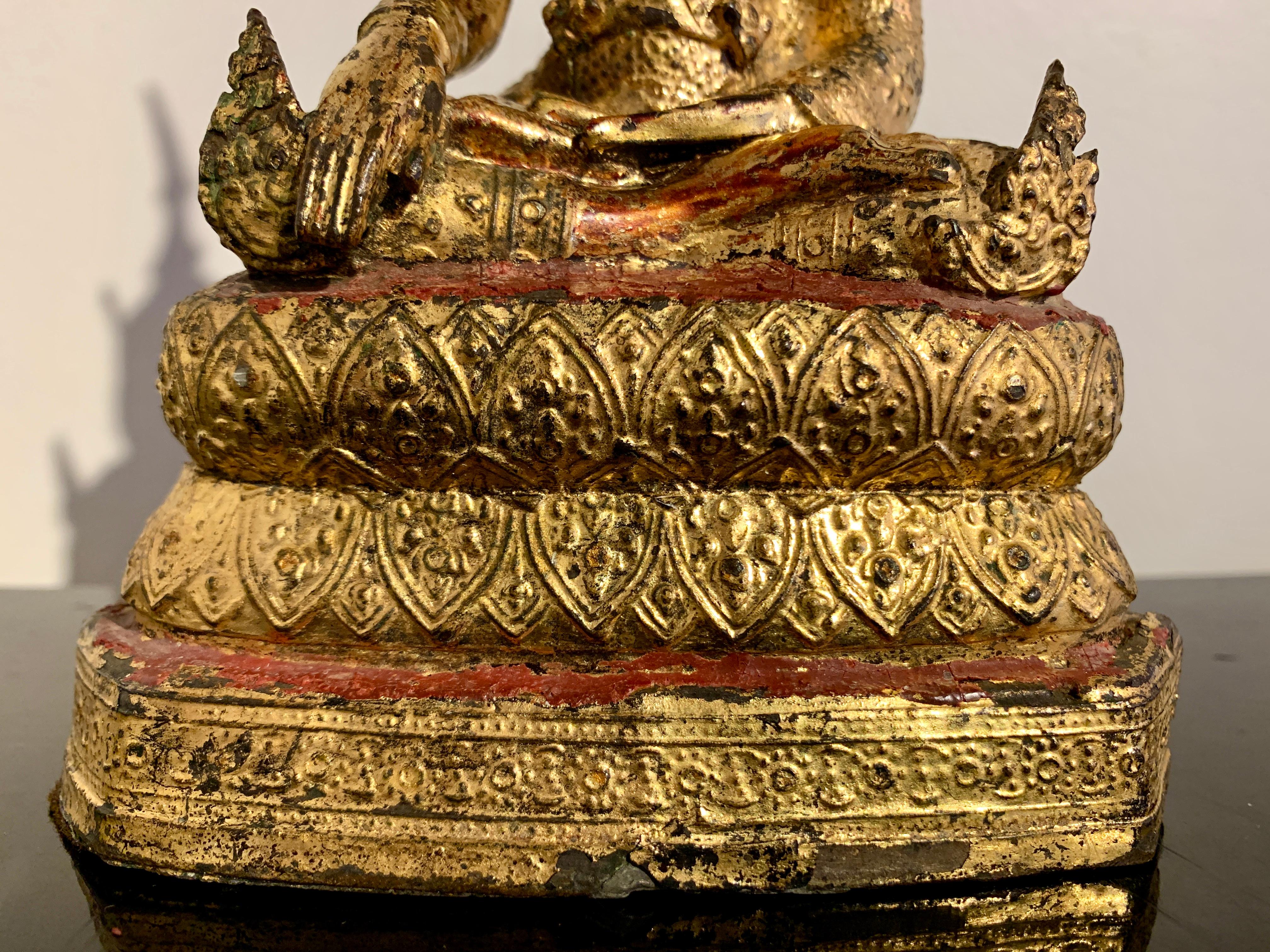 Thailändischer Buddha aus vergoldeter Bronze aus Rattanakosin, Mitte des 19. Jahrhunderts, Thailand im Angebot 5