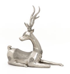 Escultura Niquelada de Ciervo Yacente Tailandés