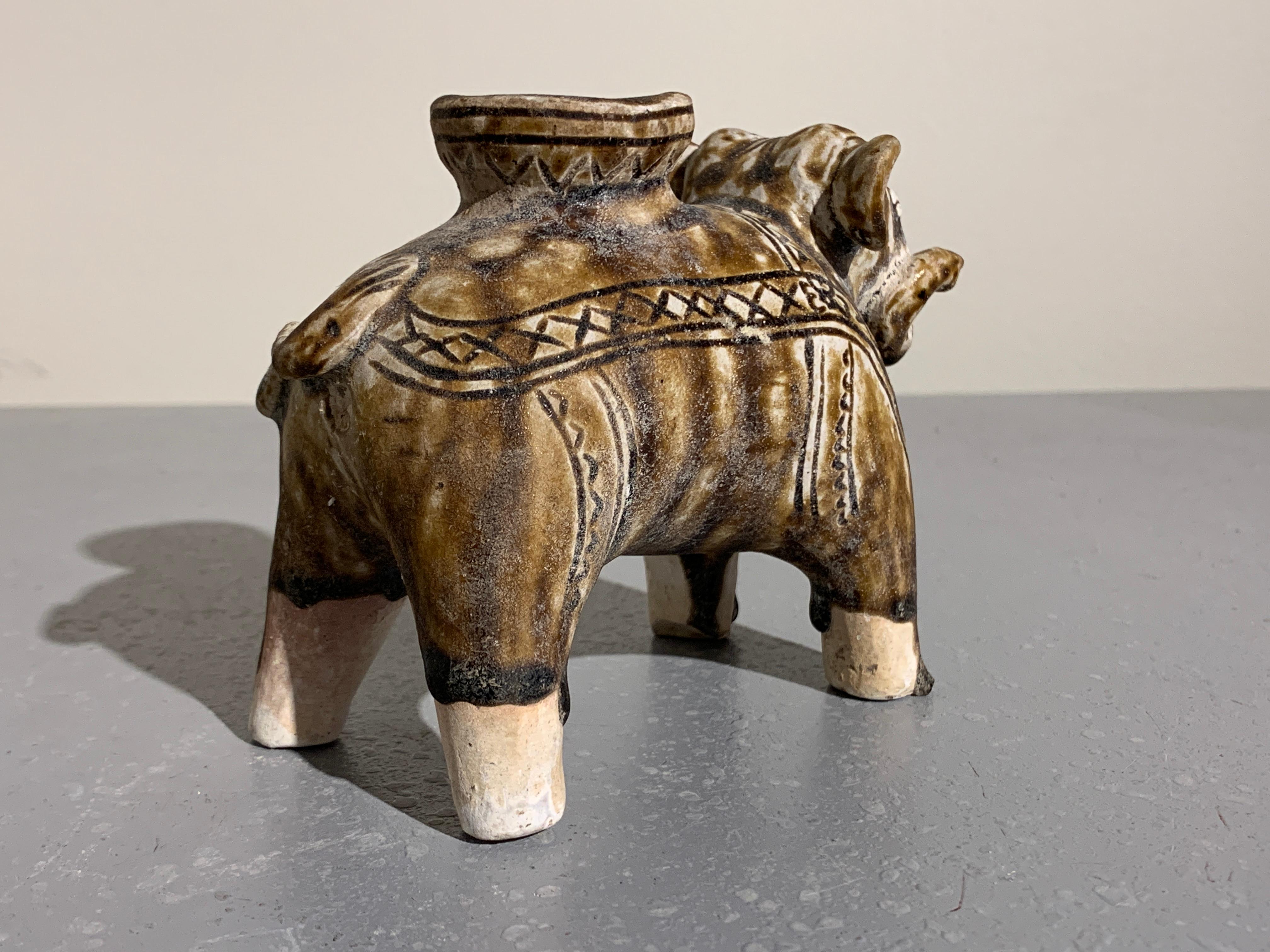 Thai Sawankholok Brown Glazed Elephant Vessel, Sukhothai, 14th Century In Good Condition In Austin, TX