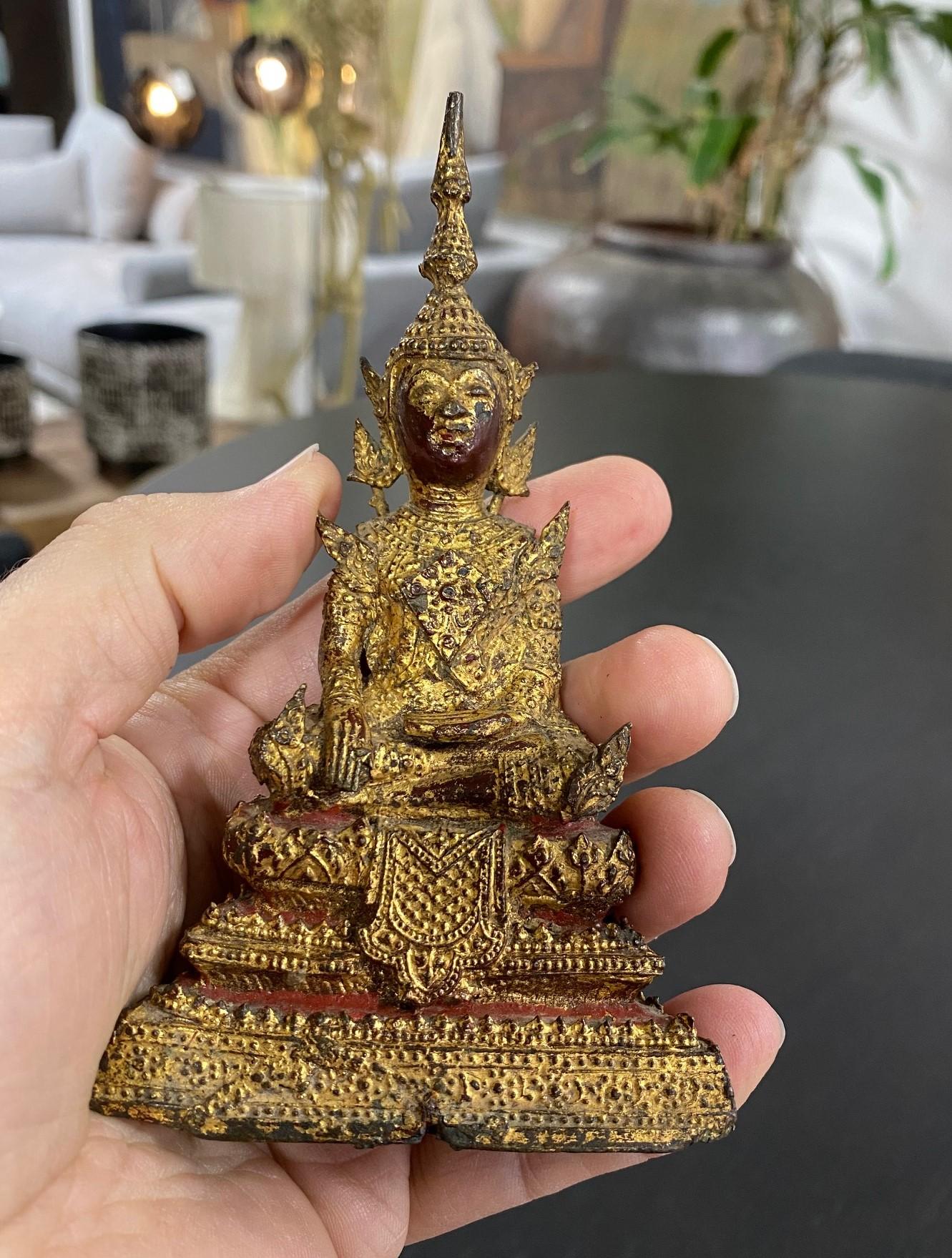 Thai Siam Bronze Gilt Rattanakosin Kingdom Seated Temple Shrine Buddha, 1800s For Sale 9