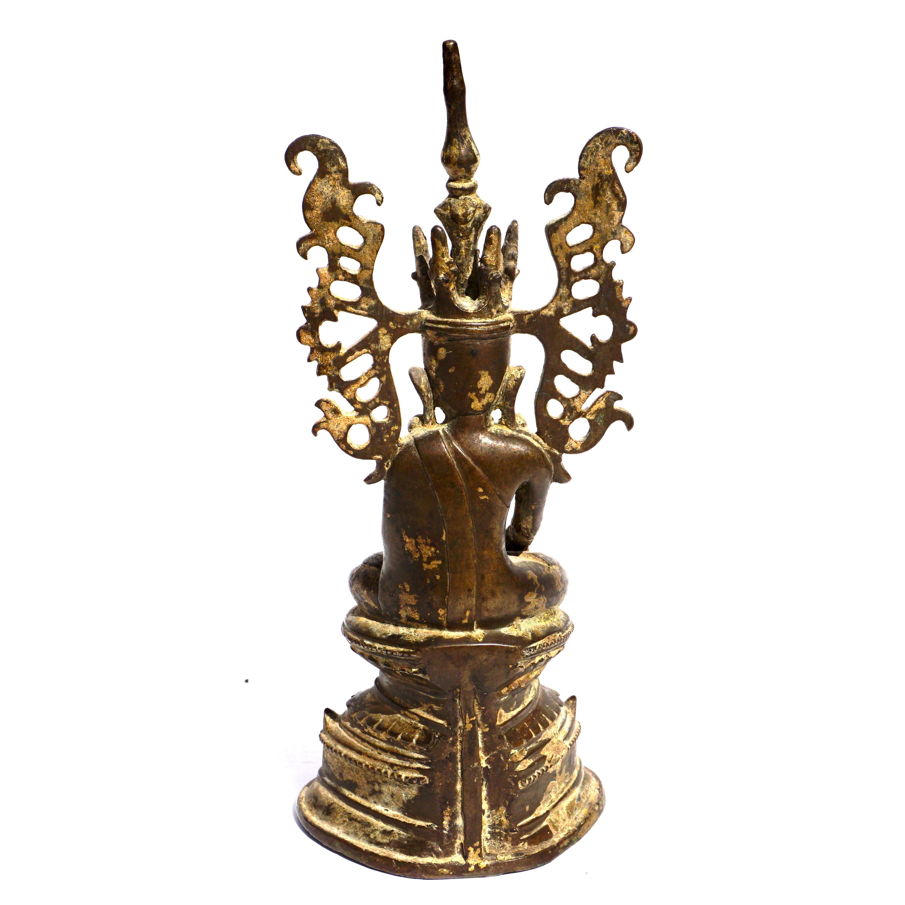 Bronze Bouddha assis en bronze thaïlandais du Sud-Est asiatique, vers le 17ème siècle en vente