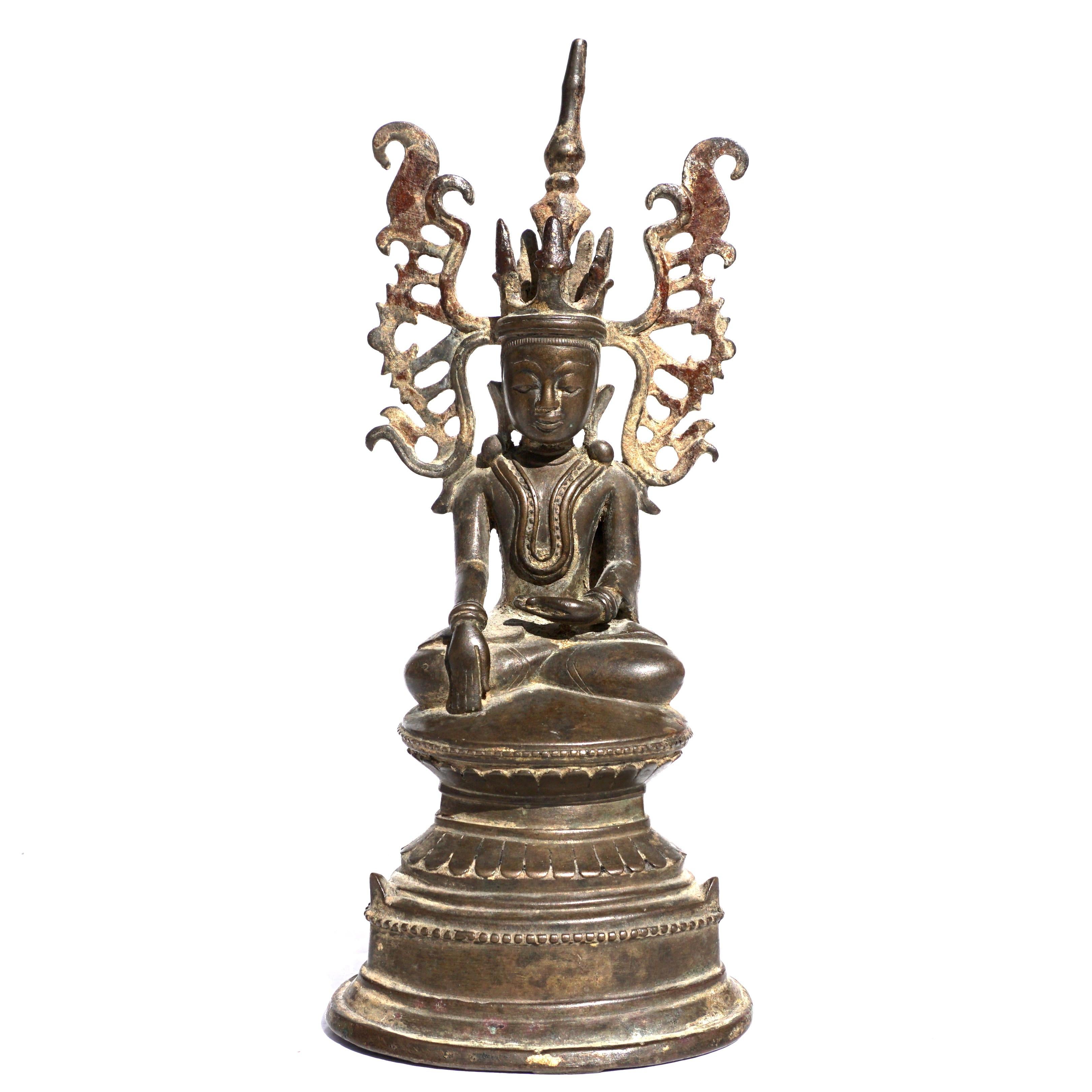 Bouddha assis en bronze thaïlandais du Sud-Est asiatique, vers le 17ème siècle en vente 2