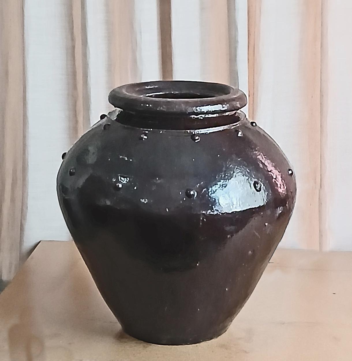 Fioriera / Vaso / Cachepot in terracotta tailandese con smalto bordeaux, metà del XX secolo in vendita 3