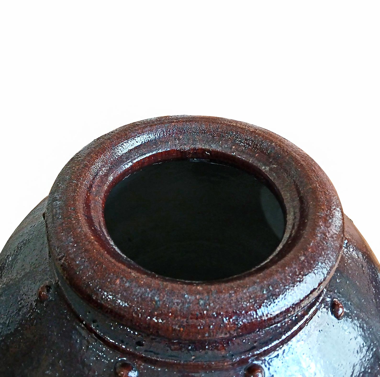 Smaltato Fioriera / Vaso / Cachepot in terracotta tailandese con smalto bordeaux, metà del XX secolo in vendita