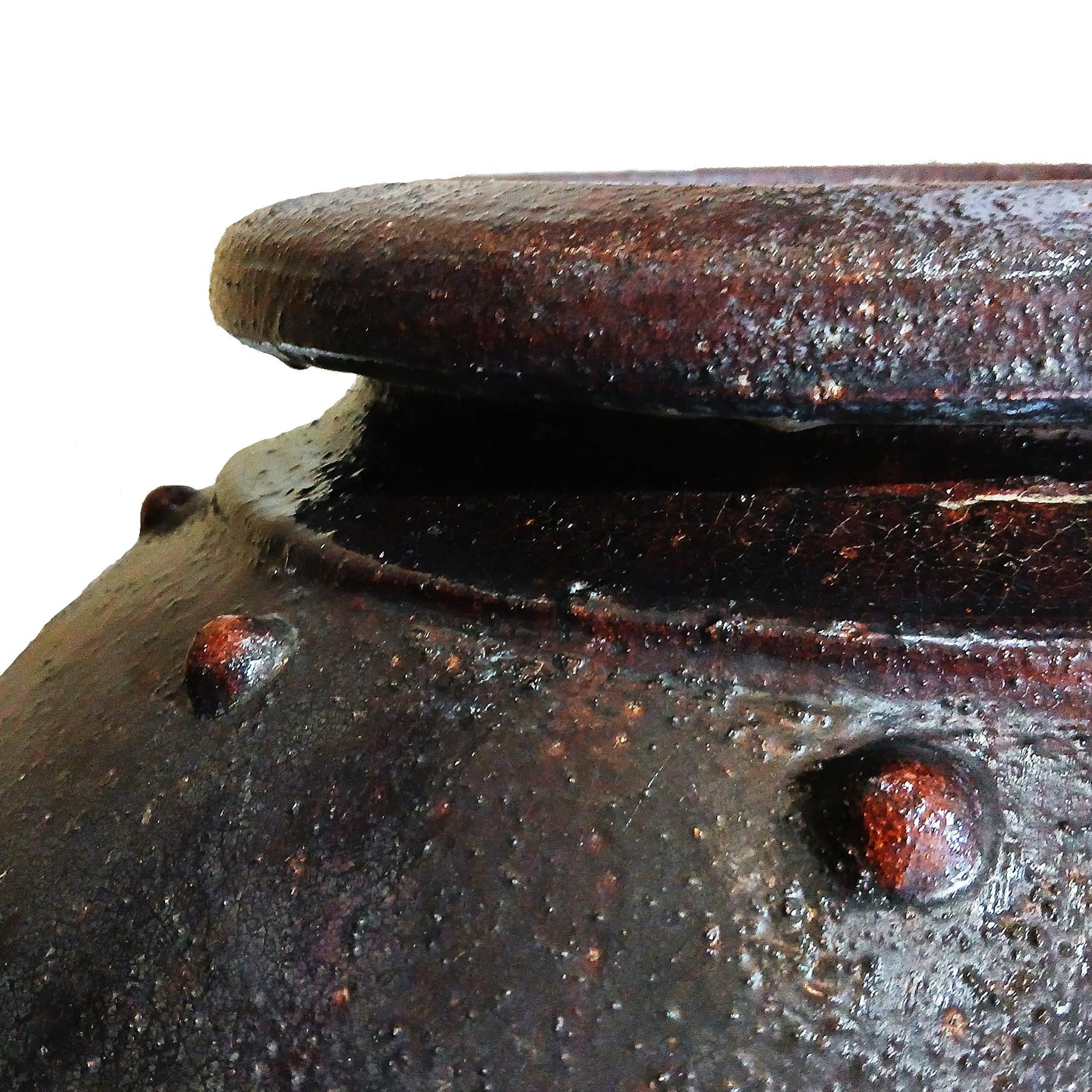 Ceramica Fioriera / Vaso / Cachepot in terracotta tailandese con smalto bordeaux, metà del XX secolo in vendita