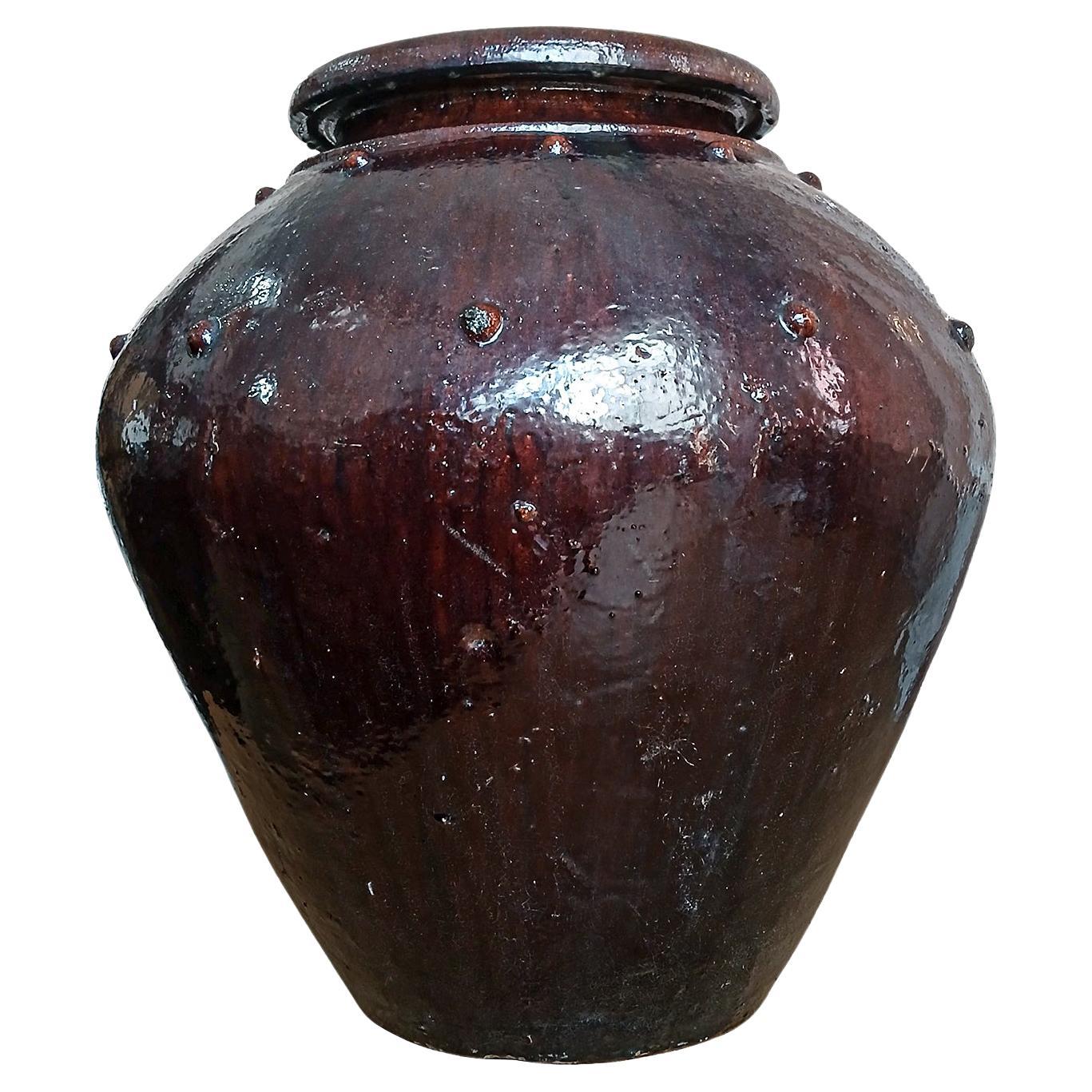 Jardinière / Vase / Cachepot thaïlandaise en terre cuite à glaçure bourgogne, milieu du 20e siècle