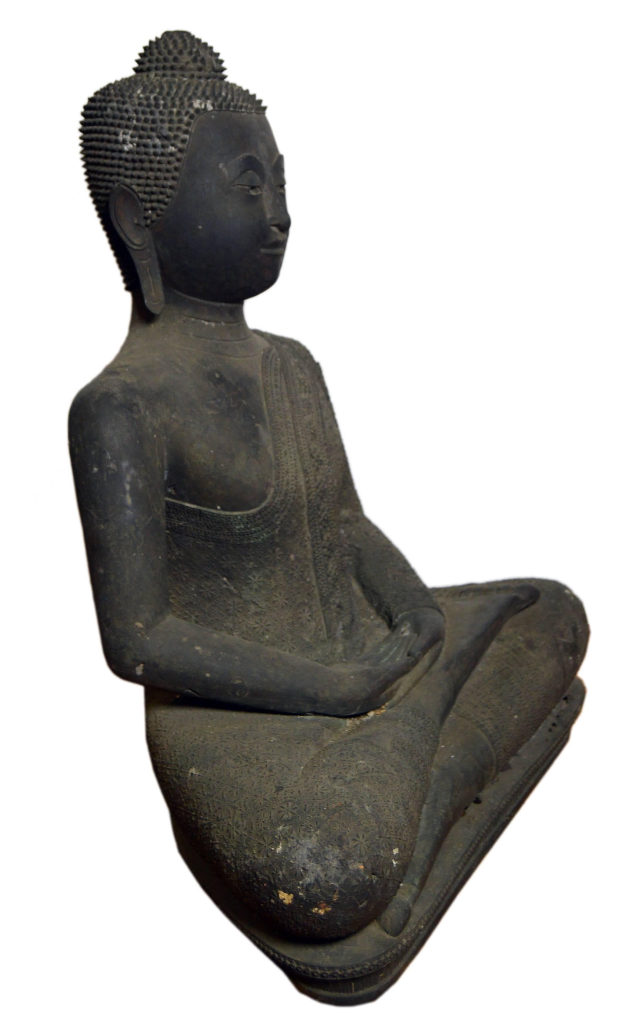 Thai Turn of the Century Bronze Seated Buddha Sculpture with Dark Patina 1