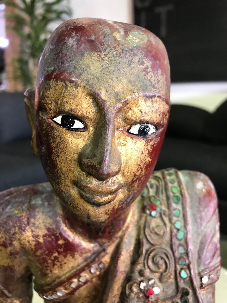 Great accent or stand alone piece. Wonderful detail, coloring and patina.

Would be a nice addition to any personal Buddhist collection or a serene touch to any setting.

Dimensions: 12.5