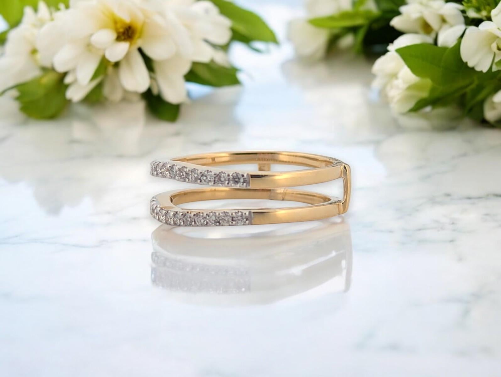 💎 14K Yellow Gold Wrap Ring  0.26 CTW Diamonds, Size 7

This 14K yellow gold wrap ring is designed for elegance and versatility. Featuring 0.26 carats of natural diamonds, this crossover-style band creates a sophisticated and timeless look. Whether