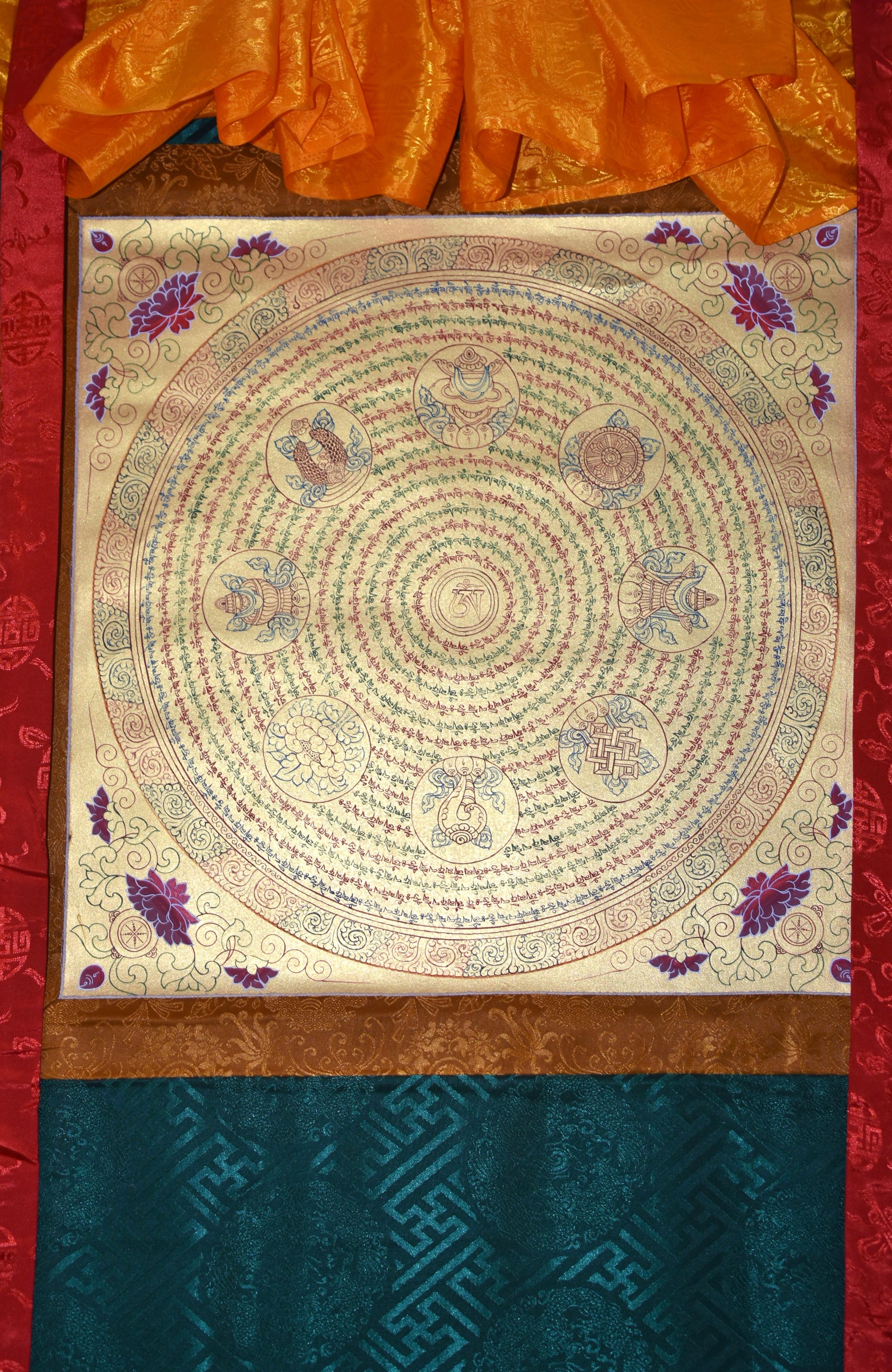 Tibetisches Gemälde Thangka Mandala mit acht Schätzen, handbemalt und vergoldet im Angebot 10