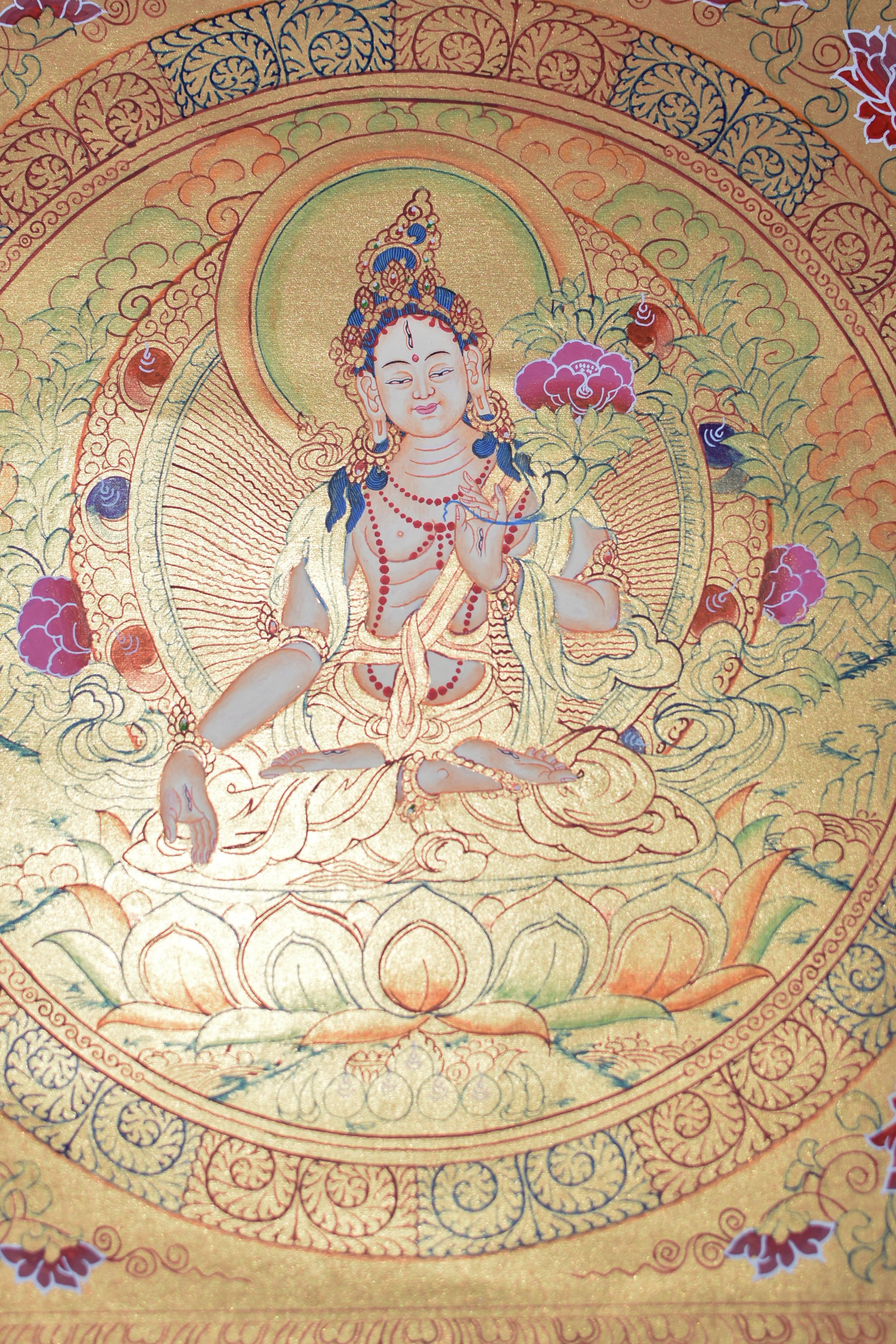 Tibetisches Gemälde Thangka Weiß Tara Mantra Acht Schätze Handbemalt  (Nepalesisch) im Angebot