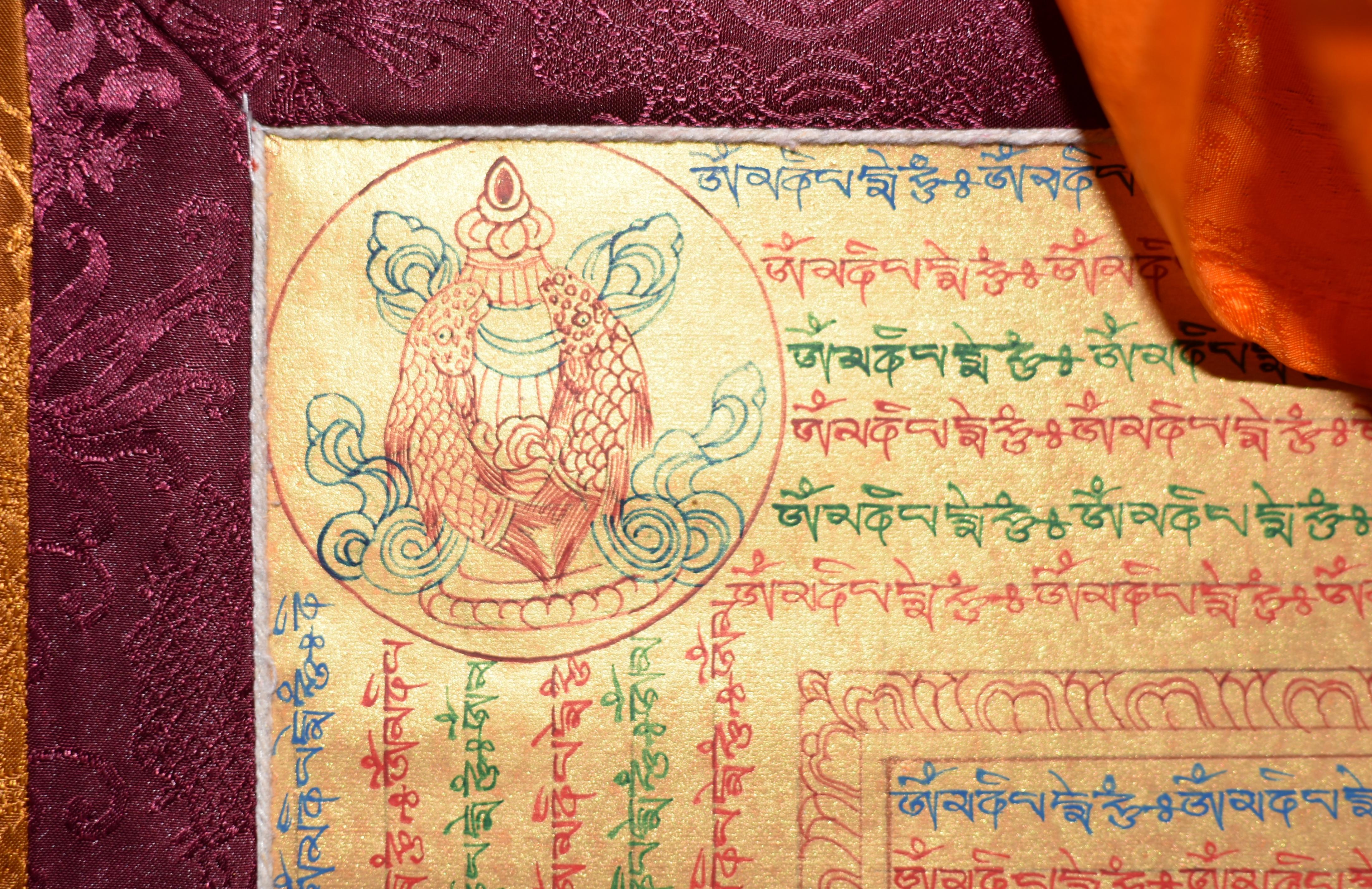 Tibetisches Gemälde Thangka Weiß Tara Mantra Acht Schätze Handbemalt  im Angebot 3