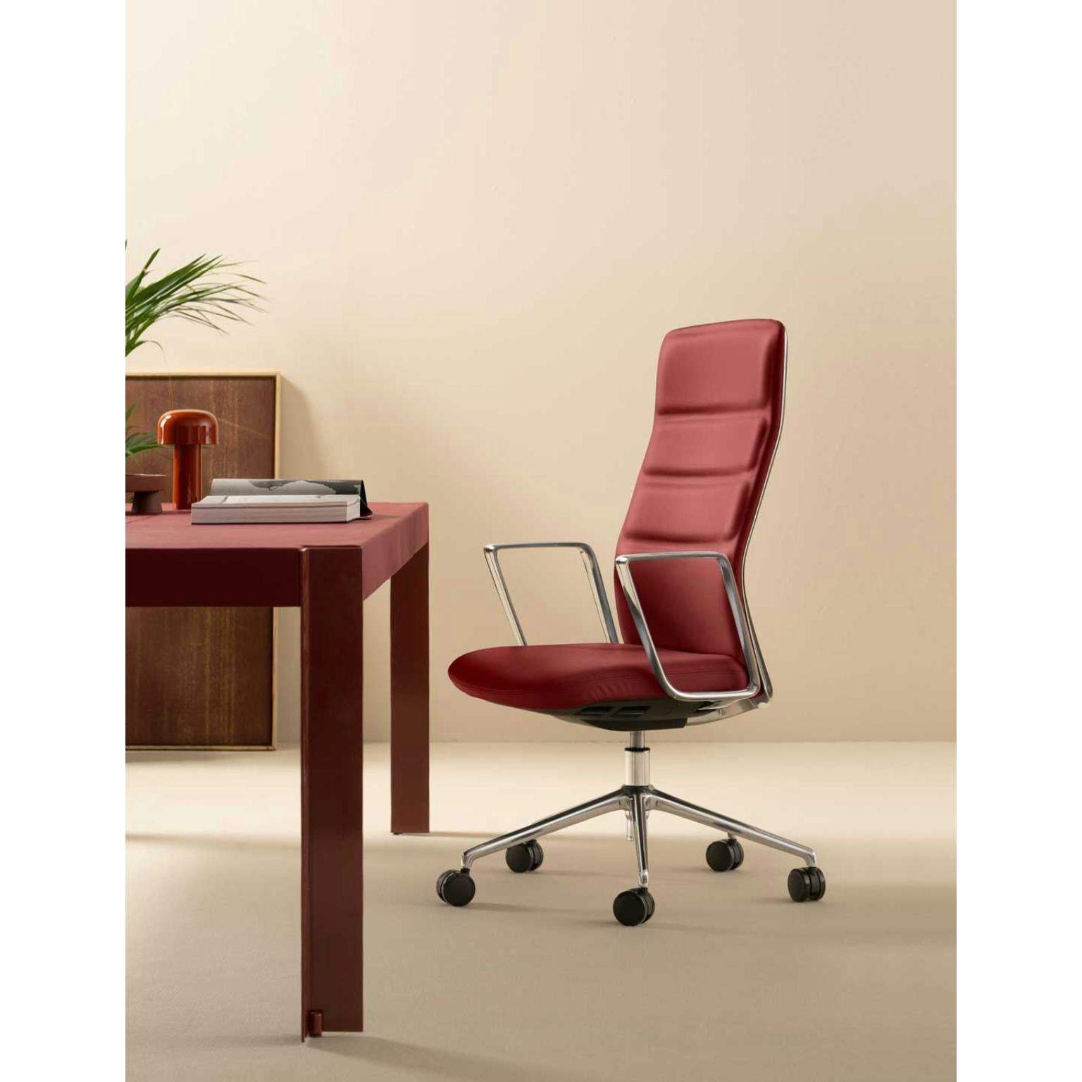 That's It Executive Armchair, Upholstered Backrest & Aluminum by Quinti Sedute
Dimensions: D 68 x W 68 x H 113 cm.
Materials: Aluminum and upholstery.

Available in different finishes, sizes, and material options. Dimensions and prices may vary.