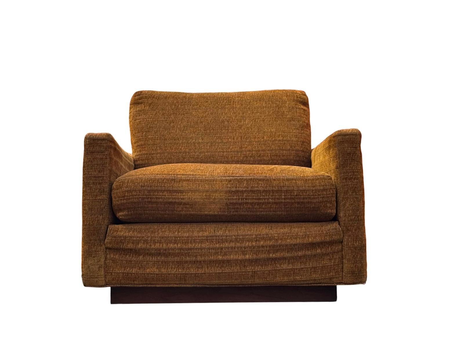 Americano Thayer Coggin Burnt Orange Cubed Chair with Walnut Base in vendita