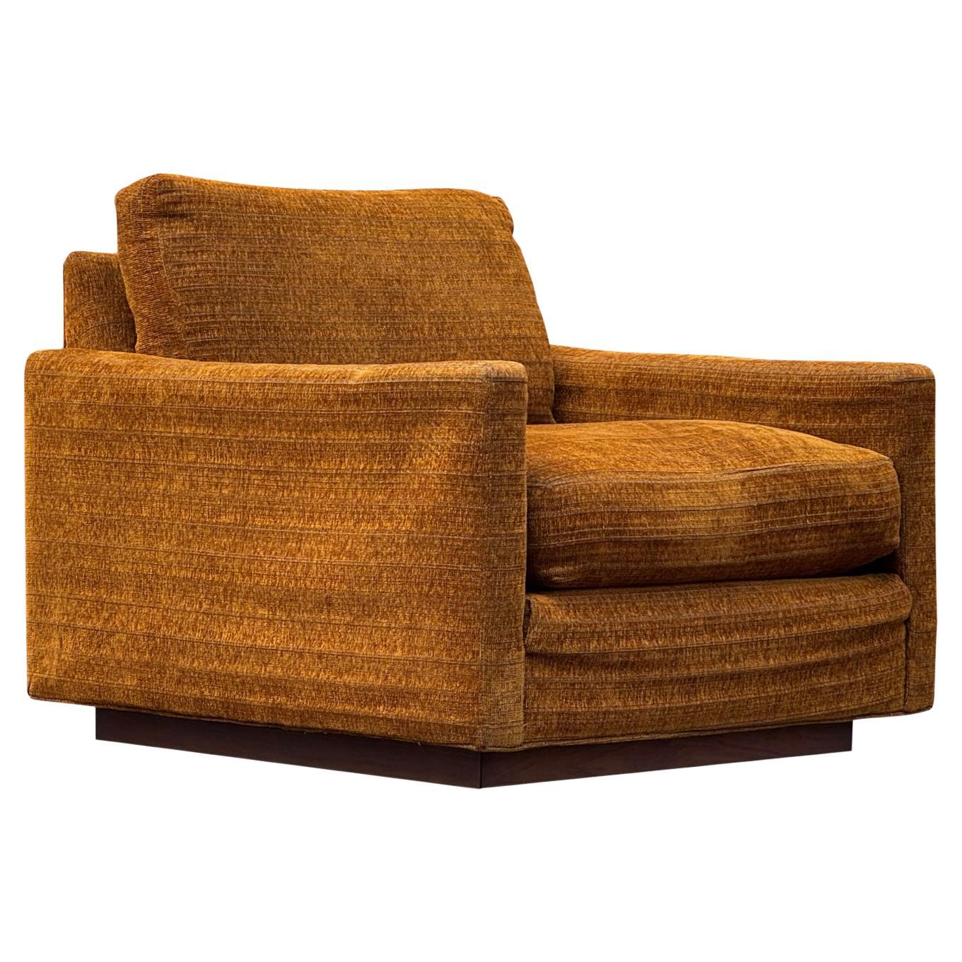 Thayer Coggin Burnt Orange Cubed Chair with Walnut Base in vendita