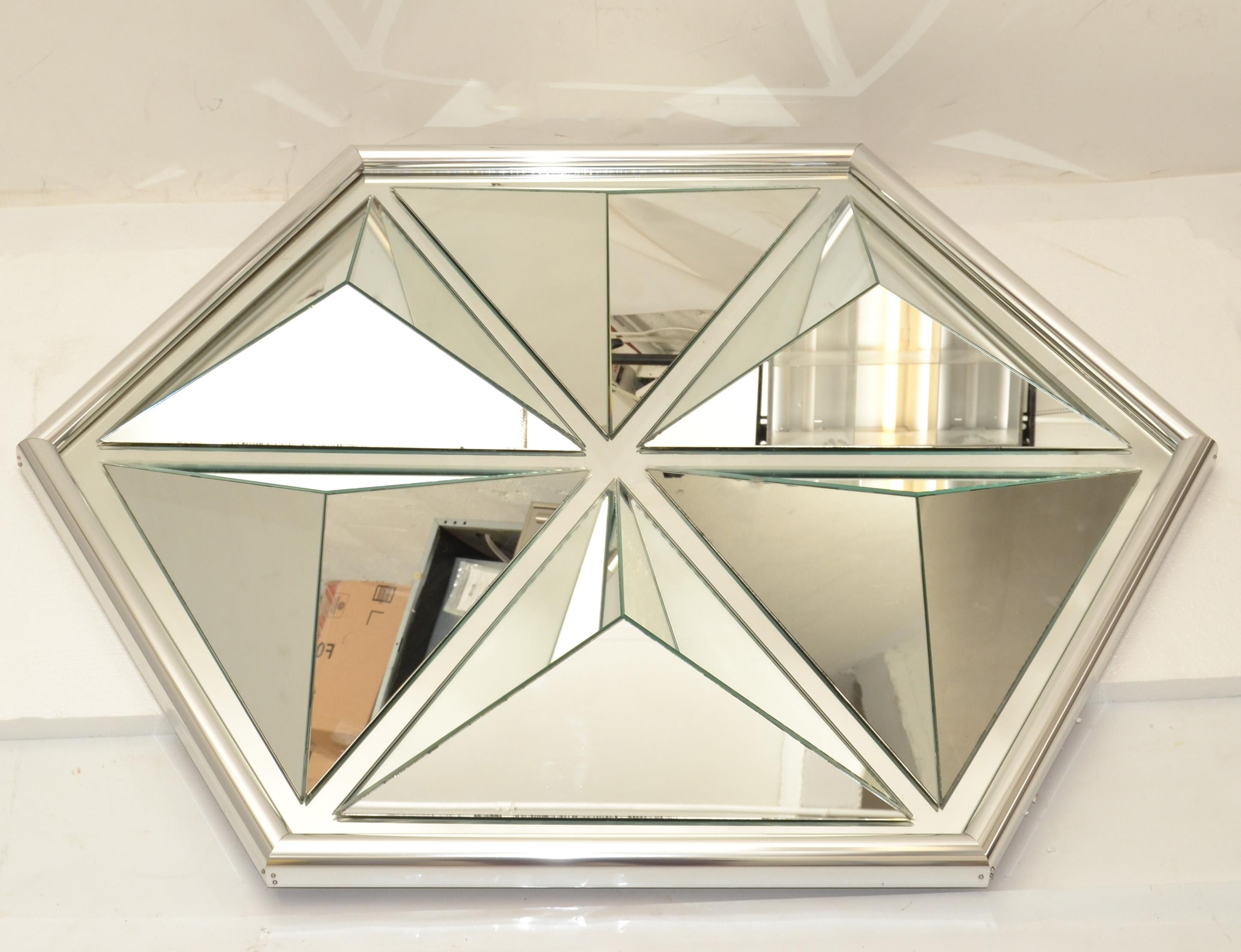Diamond Shaped Faceted Octagonal Wall Mirror  For Sale 1