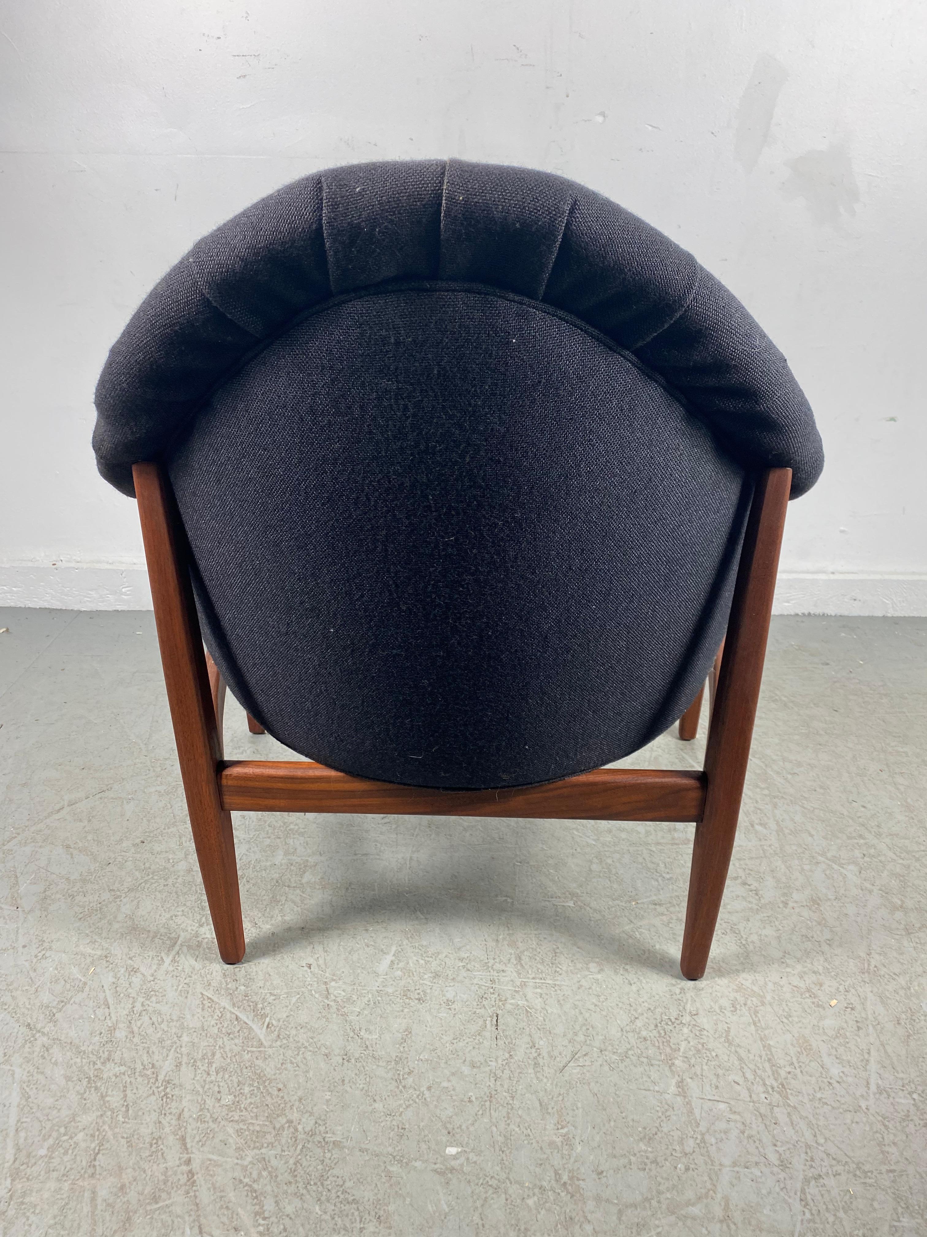 Thayer Coggin von Milo Baughman Seltener Loungesessel mit ausgestelltem Rahmen, ca. 1965 (amerikanisch) im Angebot