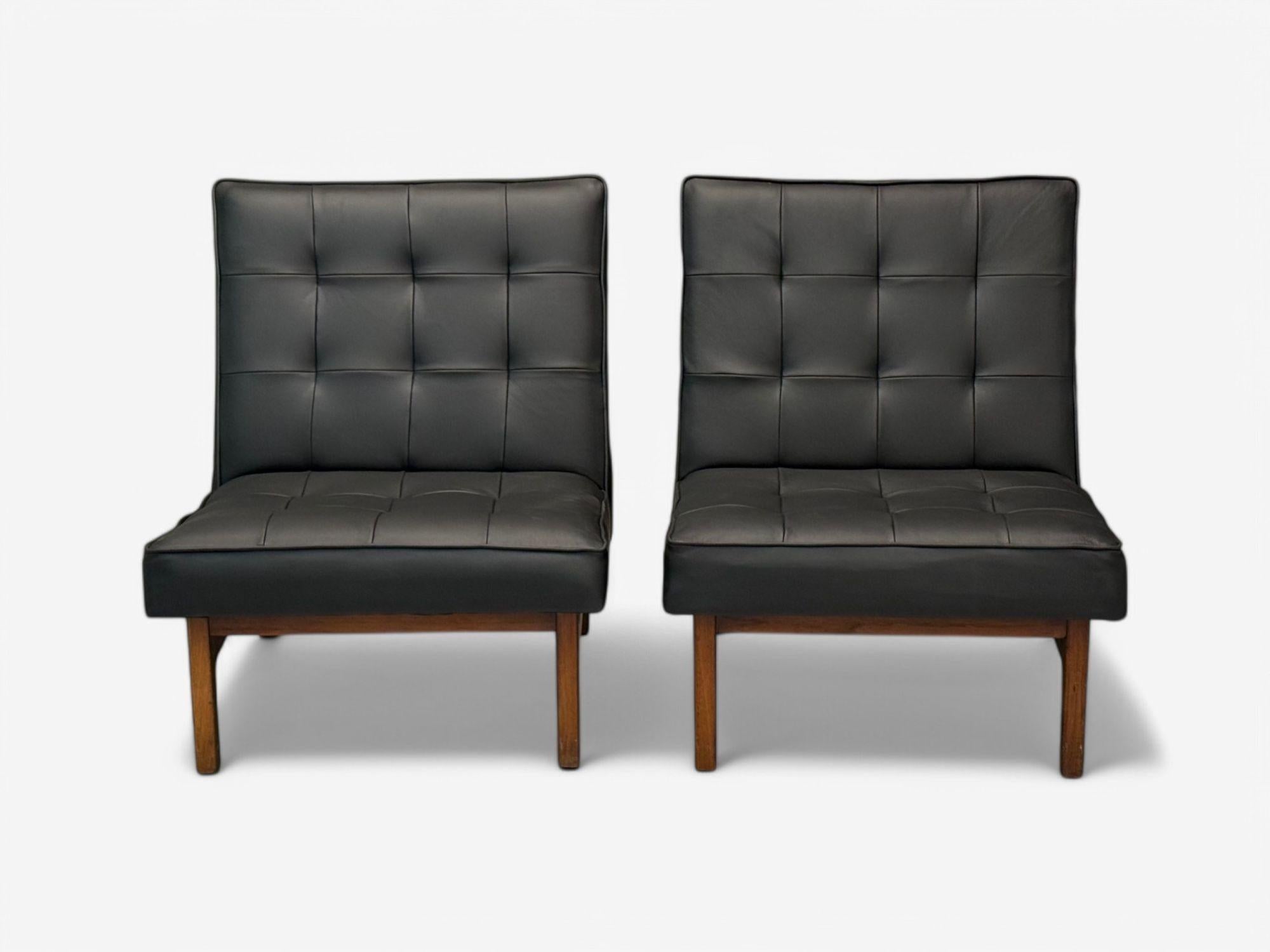 Thayer Coggin, dänischer moderner Stil, getuftetes schwarzes Leder, Loungesessel, 21. Jahrhundert. im Zustand „Gut“ im Angebot in Manhasset, NY