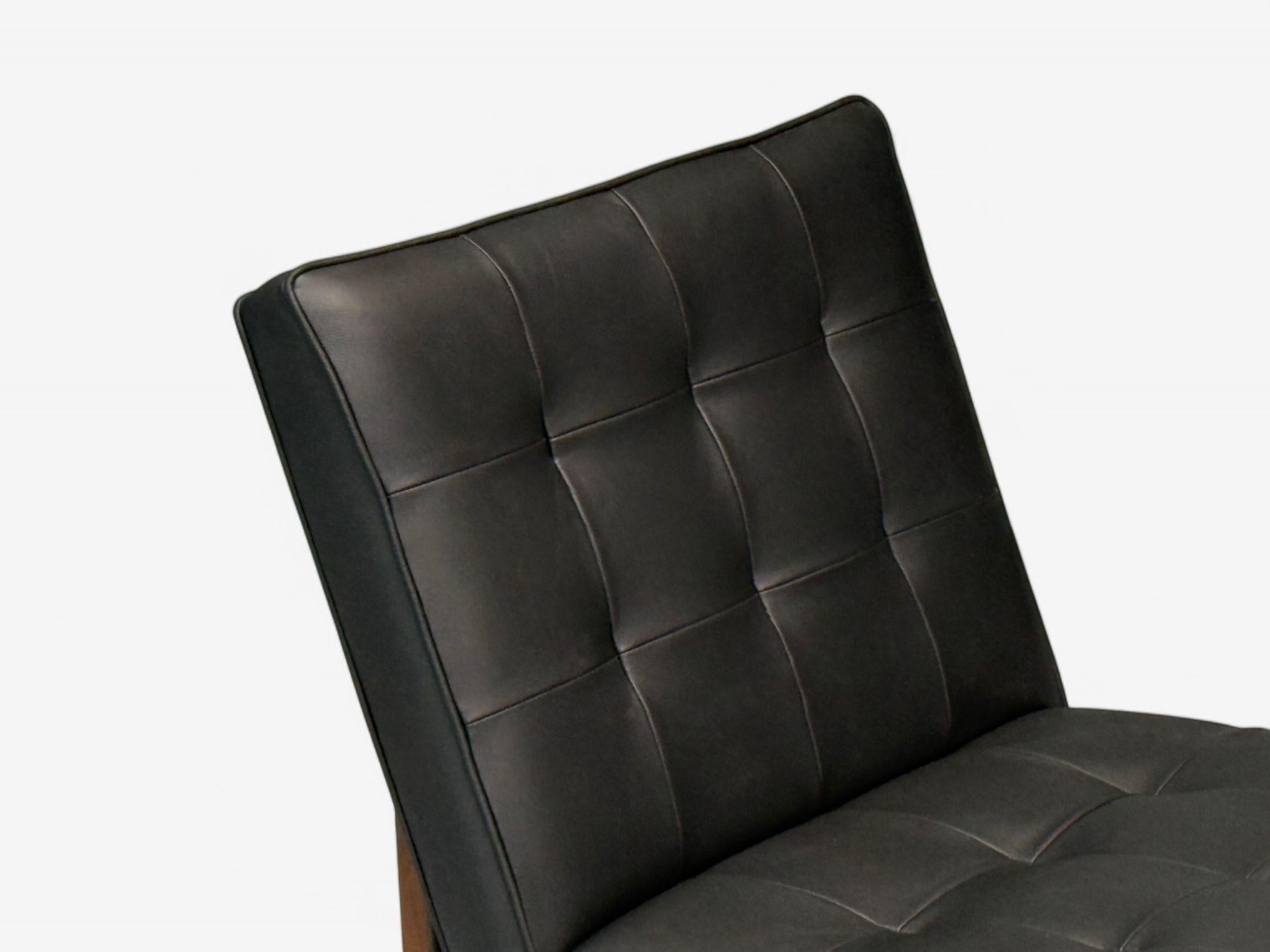 Thayer Coggin, dänischer moderner Stil, getuftetes schwarzes Leder, Loungesessel, 21. Jahrhundert. im Angebot 3