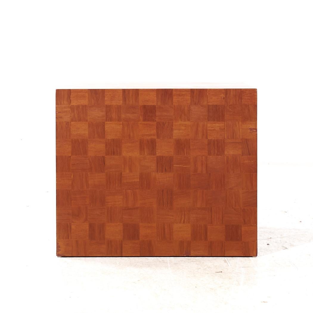 Thayer Coggin Style Mid Century Walnut Parquet Cube End Tables - Pair For Sale 2