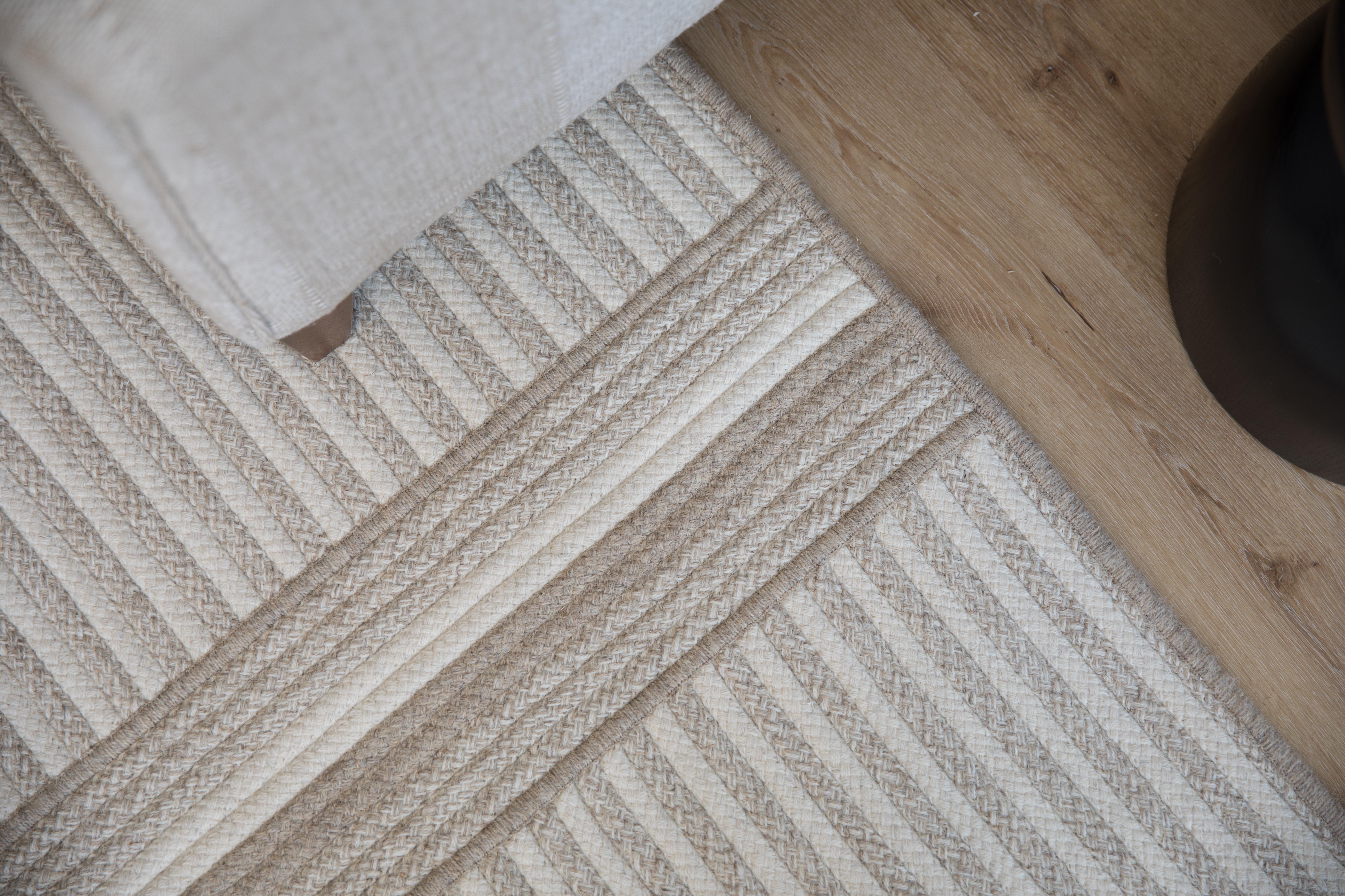 Thayer Design Studio, Loft-Teppich aus natürlicher Wolle, cremefarben und natürlich, 6' x 9'  (Handgewebt) im Angebot