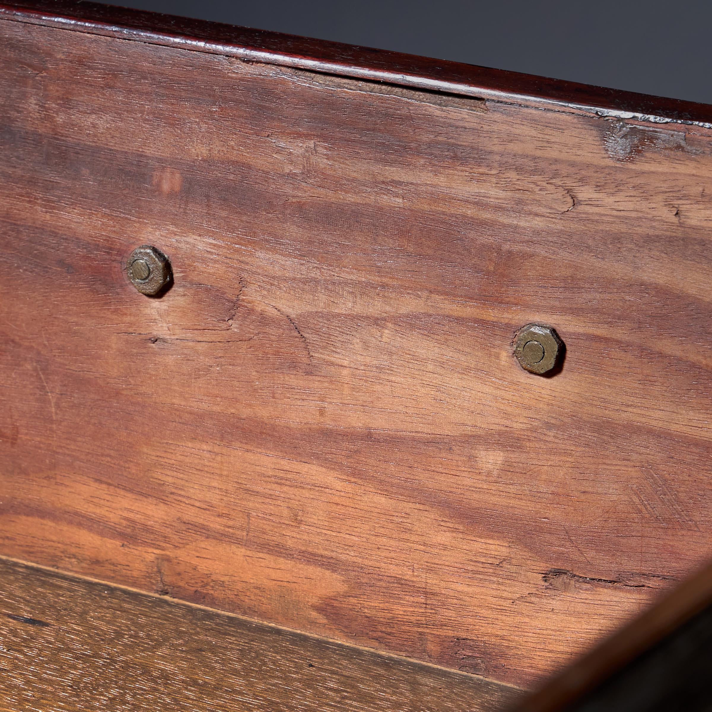 18th Century George III Mahogany Bachelors Chest by Philip Bell, London For Sale 3