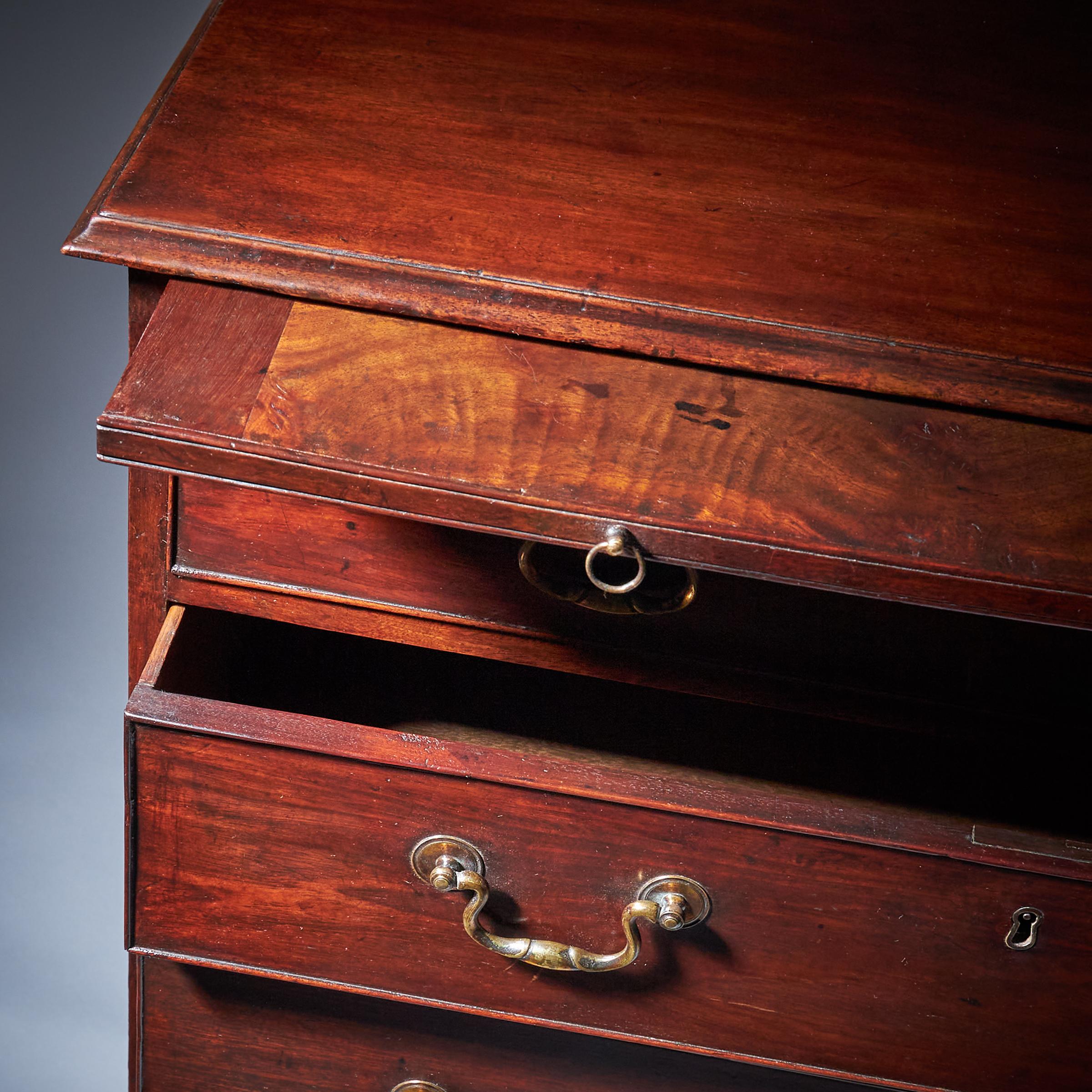 English 18th Century George III Mahogany Bachelors Chest by Philip Bell, London For Sale