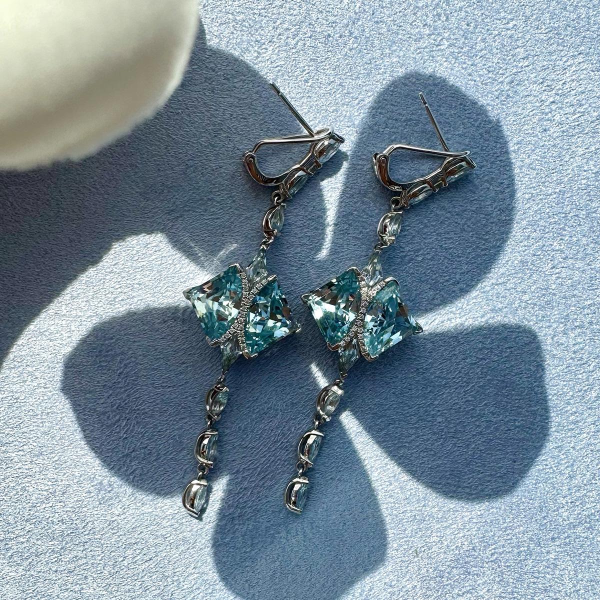 Mixed Cut The 20ct Aquamarine Sapphire Eagle Ray Drop Earrings, 10kt White Gold For Sale