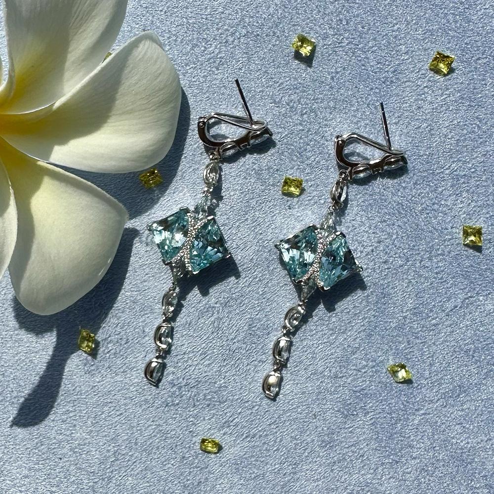 Art Deco The 20ct Aquamarine Sapphire Eagle Ray Drop Earrings, Silver For Sale