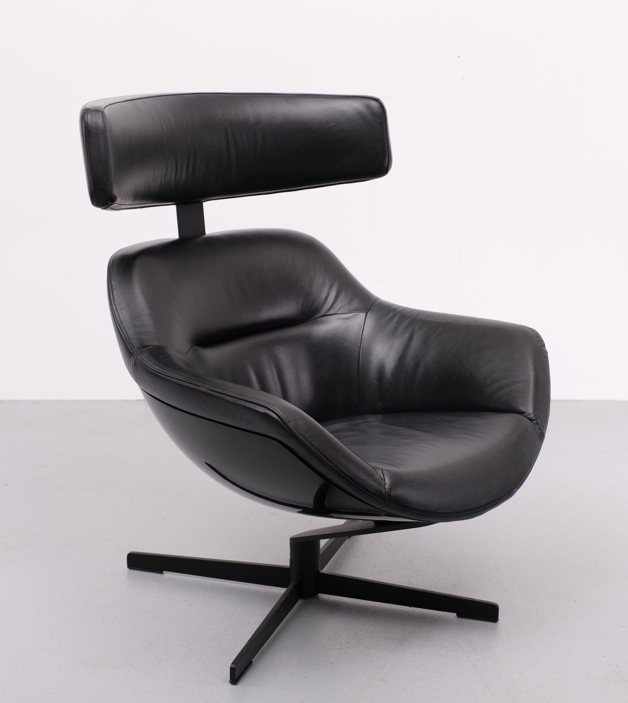 Space Age  The 277 Auckland Lounge chair  Designed by Jean Marie Massaud  for  Cassina 