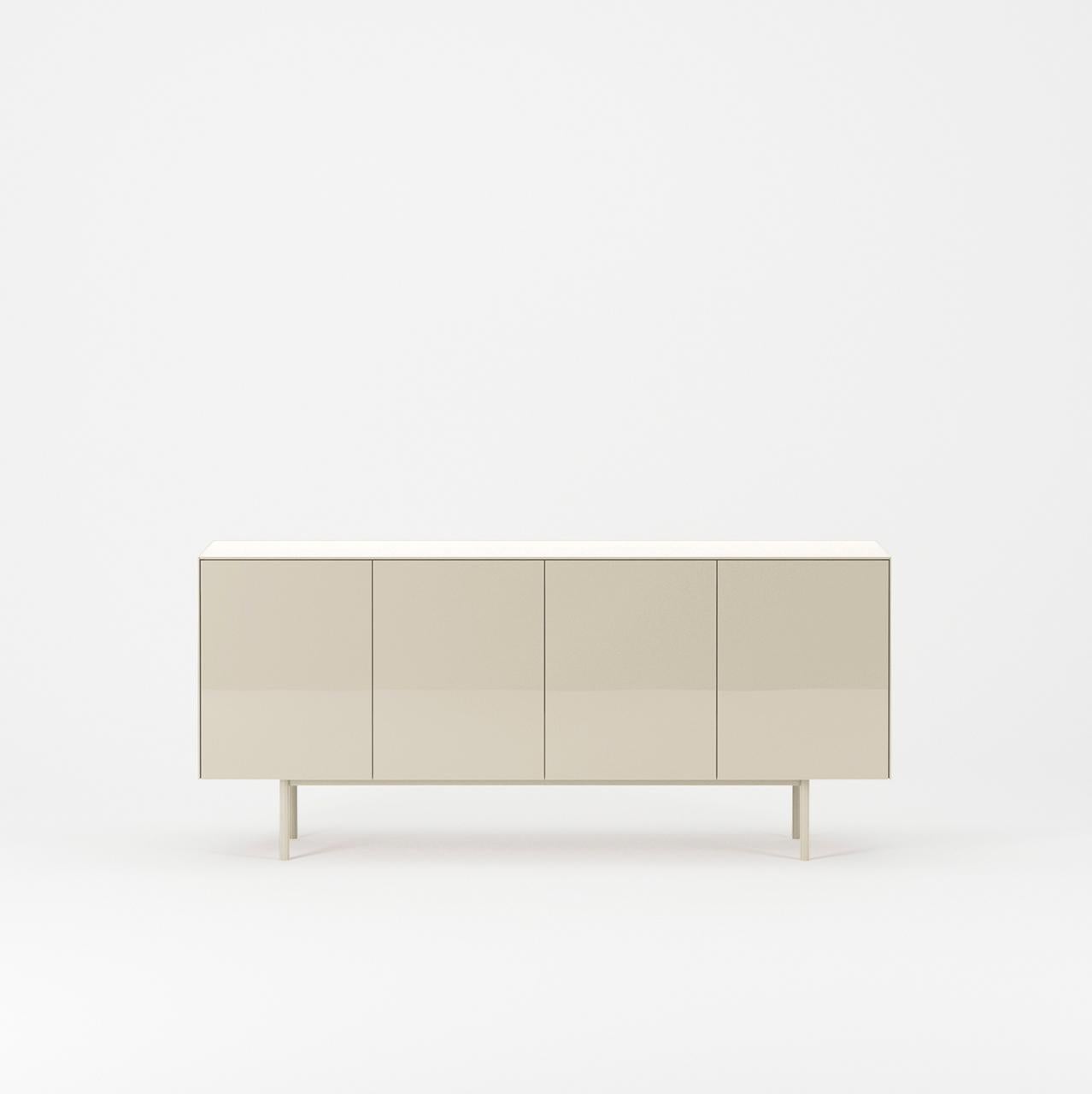 The 44 Serviergeschirr in Lack 180cm/71