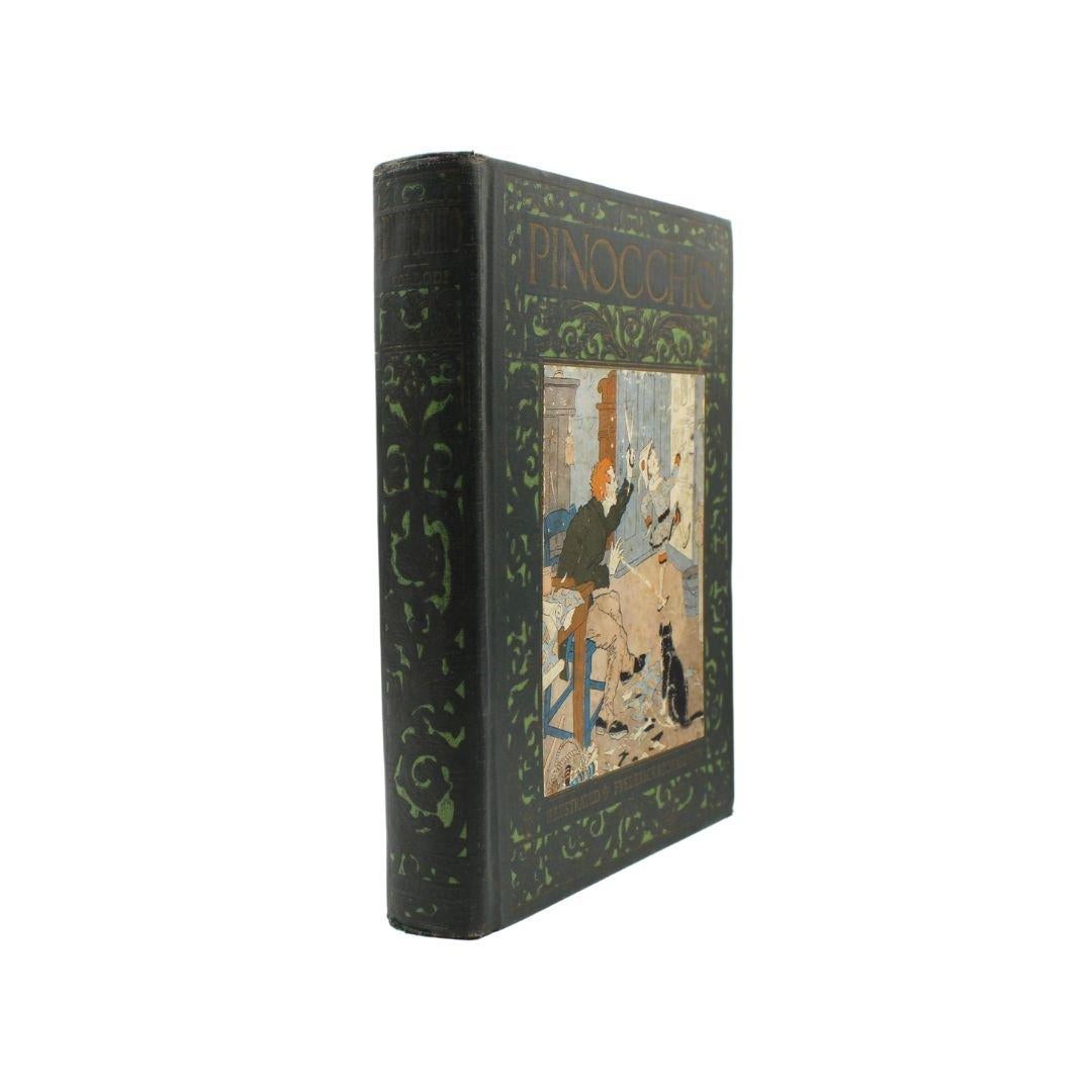 Collodi, Carlo. Les aventures de Pinocchio : l'histoire d'une marionnette. Philadelphie : The John C. Winston Company, 1927. Illustré par Frederick Richardson. Première édition. Octavo. Dans les cartons d'origine de l'éditeur en toile verte,