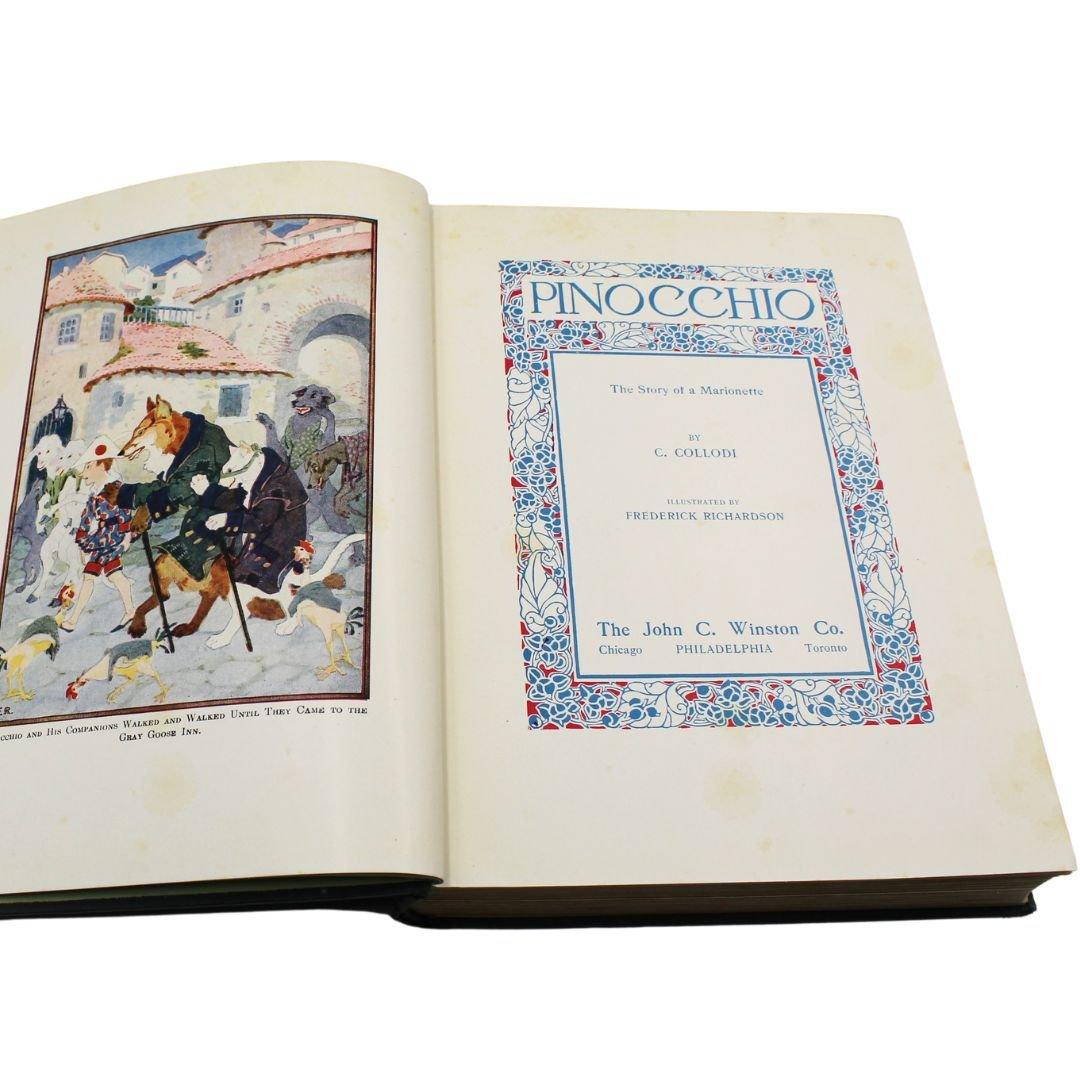 Embossé Les aventures de Pinocchio de C. Collodi, illustré par F. Richardson, 1927 en vente