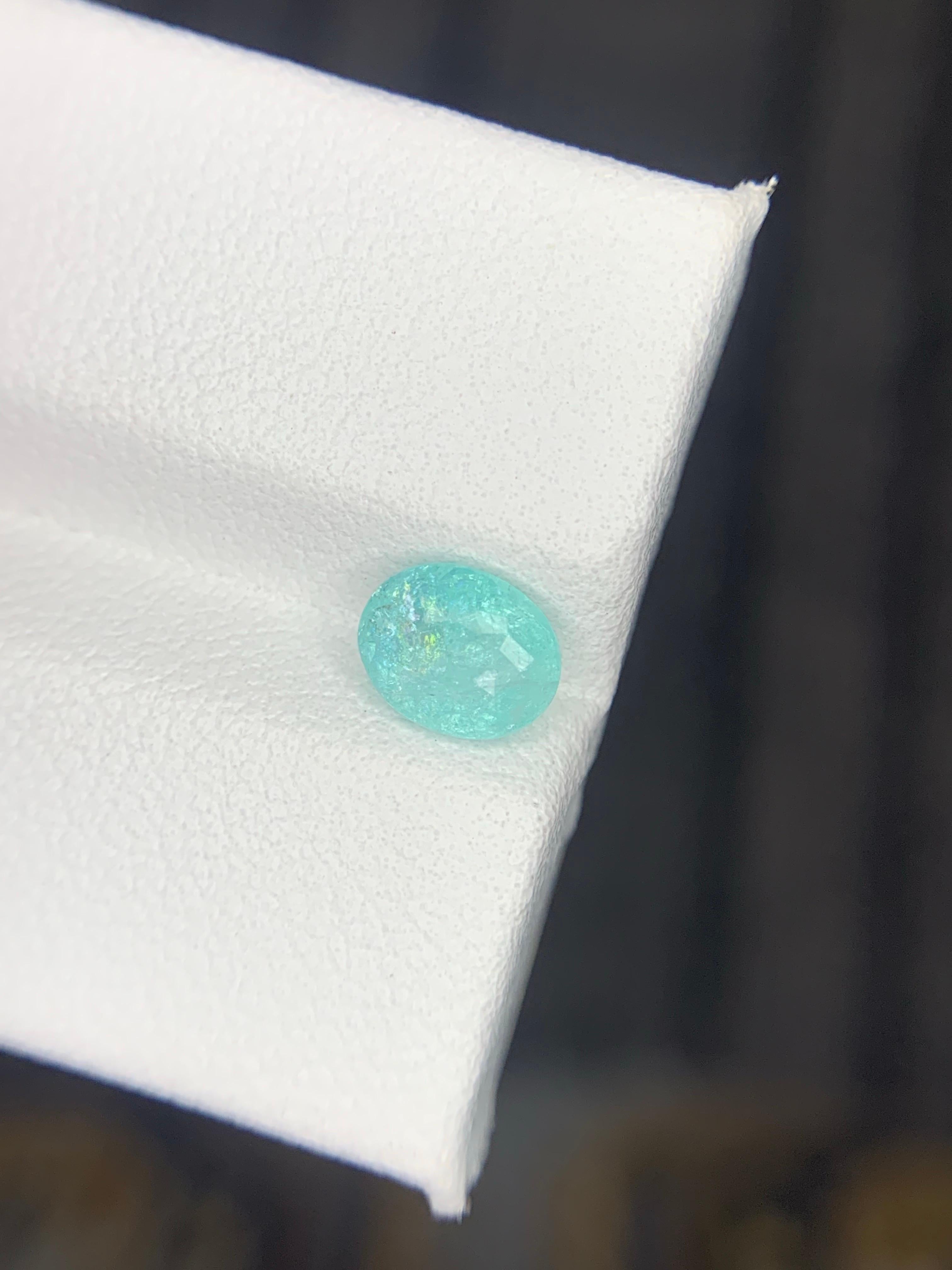 Gemma di forma ovale di tormalina Paraiba sciolta naturale certificata AIG da 0,98 carati in vendita 7