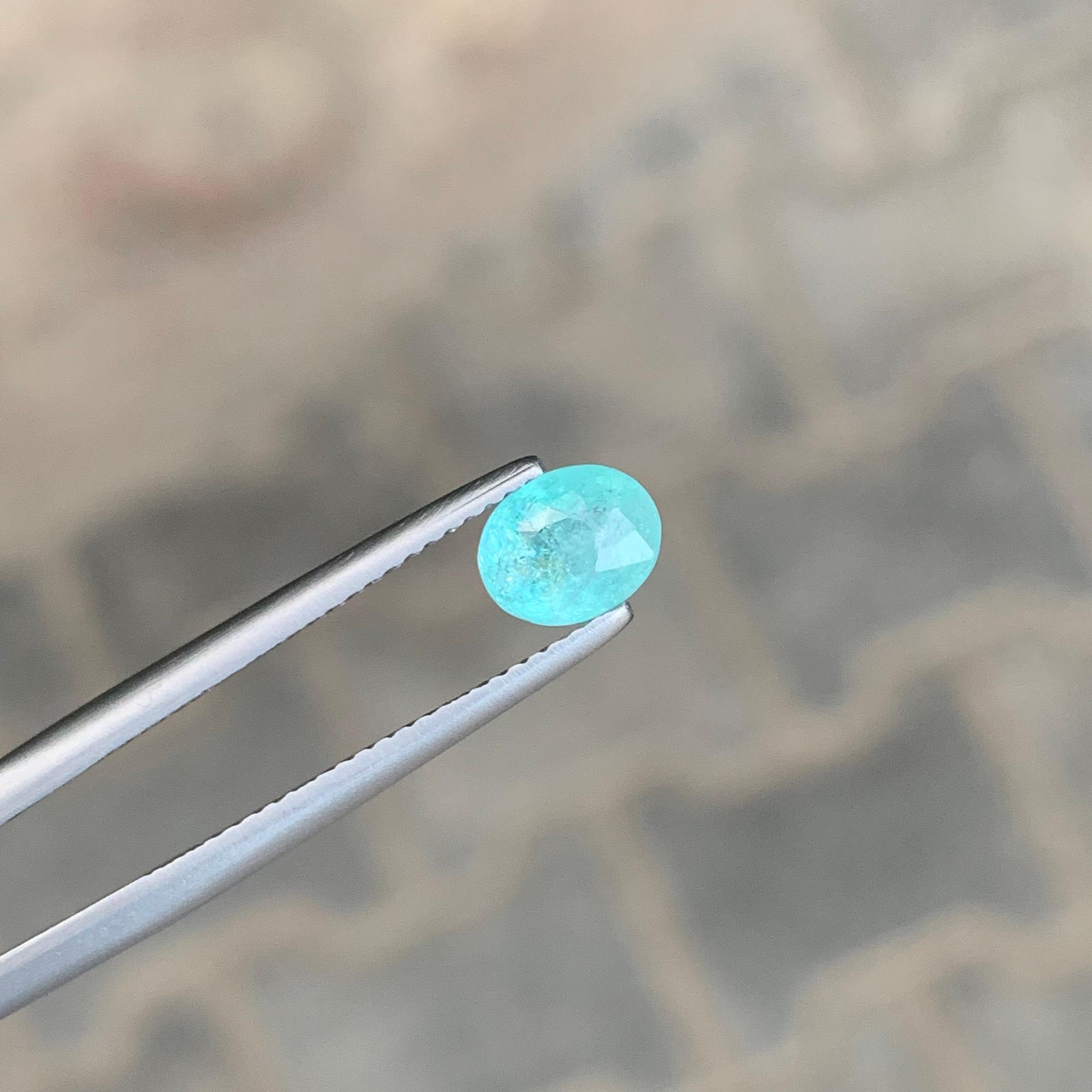 Arts and Crafts Gemma di forma ovale di tormalina Paraiba sciolta naturale certificata AIG da 0,98 carati in vendita