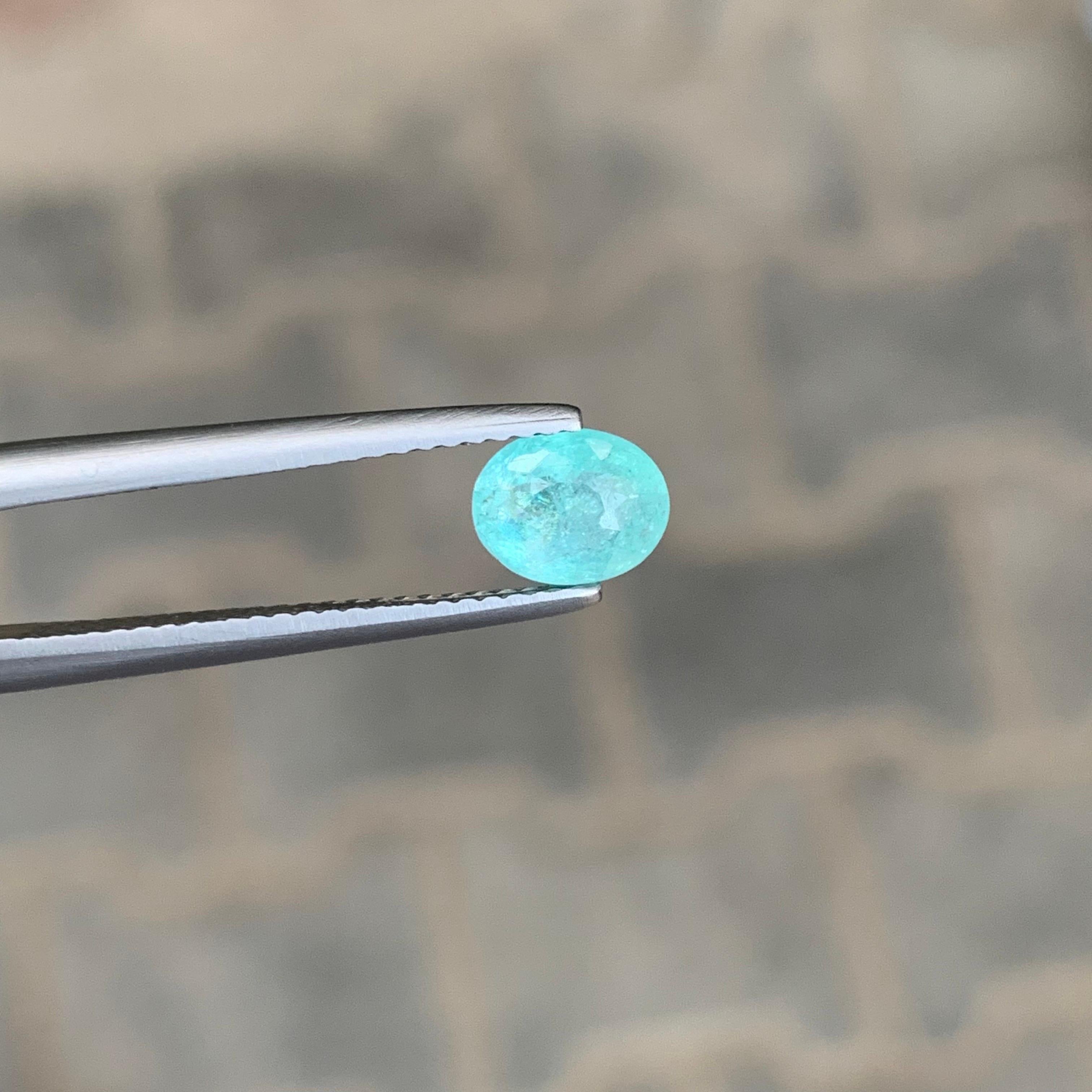 da uomo o donna Gemma di forma ovale di tormalina Paraiba sciolta naturale certificata AIG da 0,98 carati in vendita