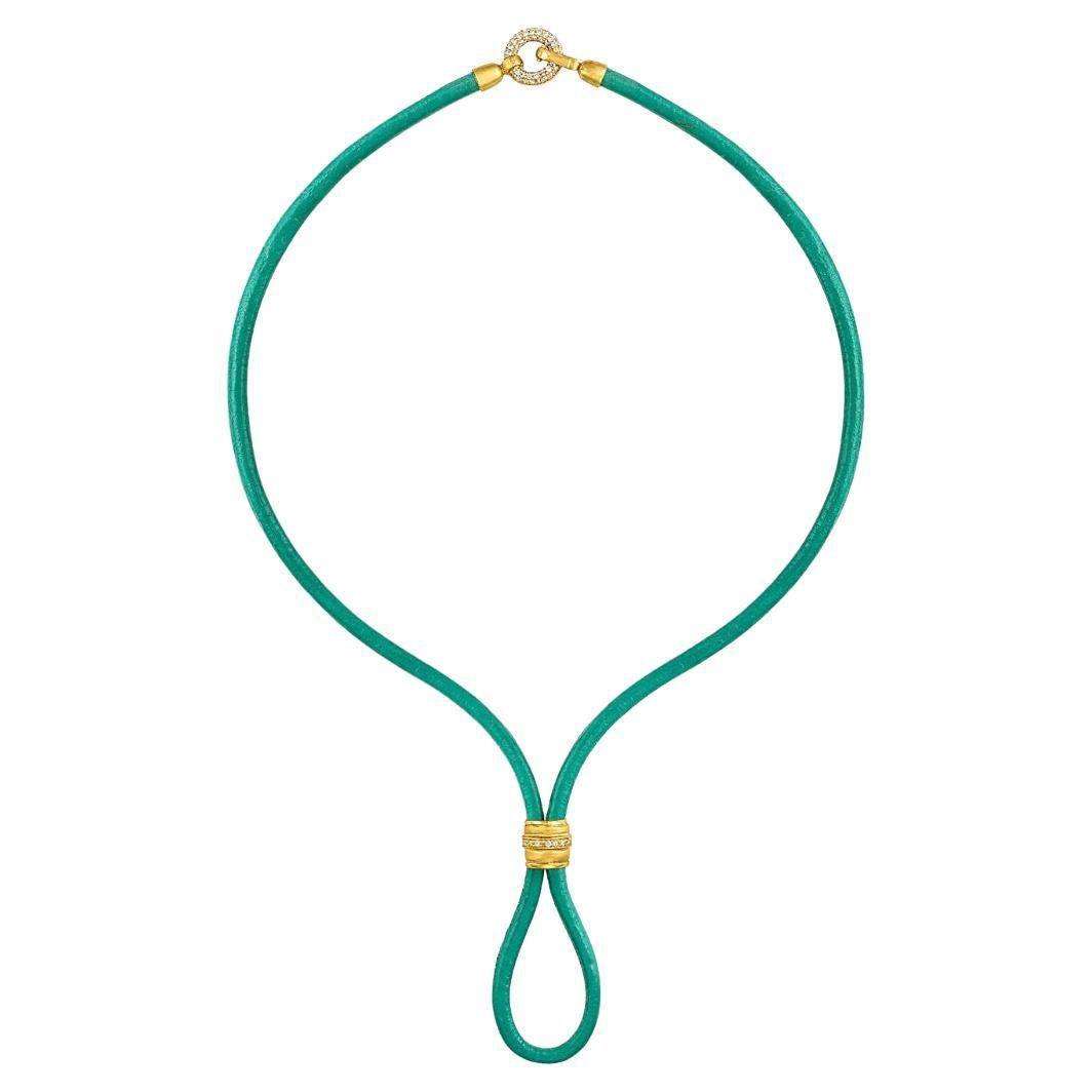 Taglio rotondo La collana Allegra in pelle e oro 22k in viola, di Lisa Leone in vendita