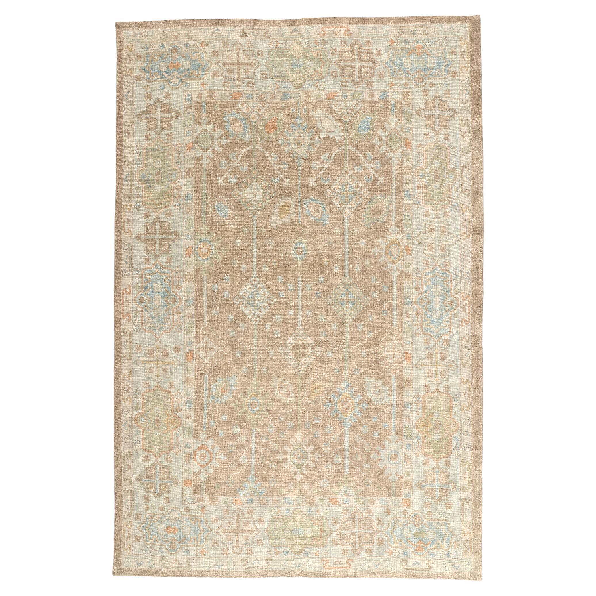 El Archivo de Anatolia: Una Obra Maestra Turca Moderna Oushak de Cultivada Calma