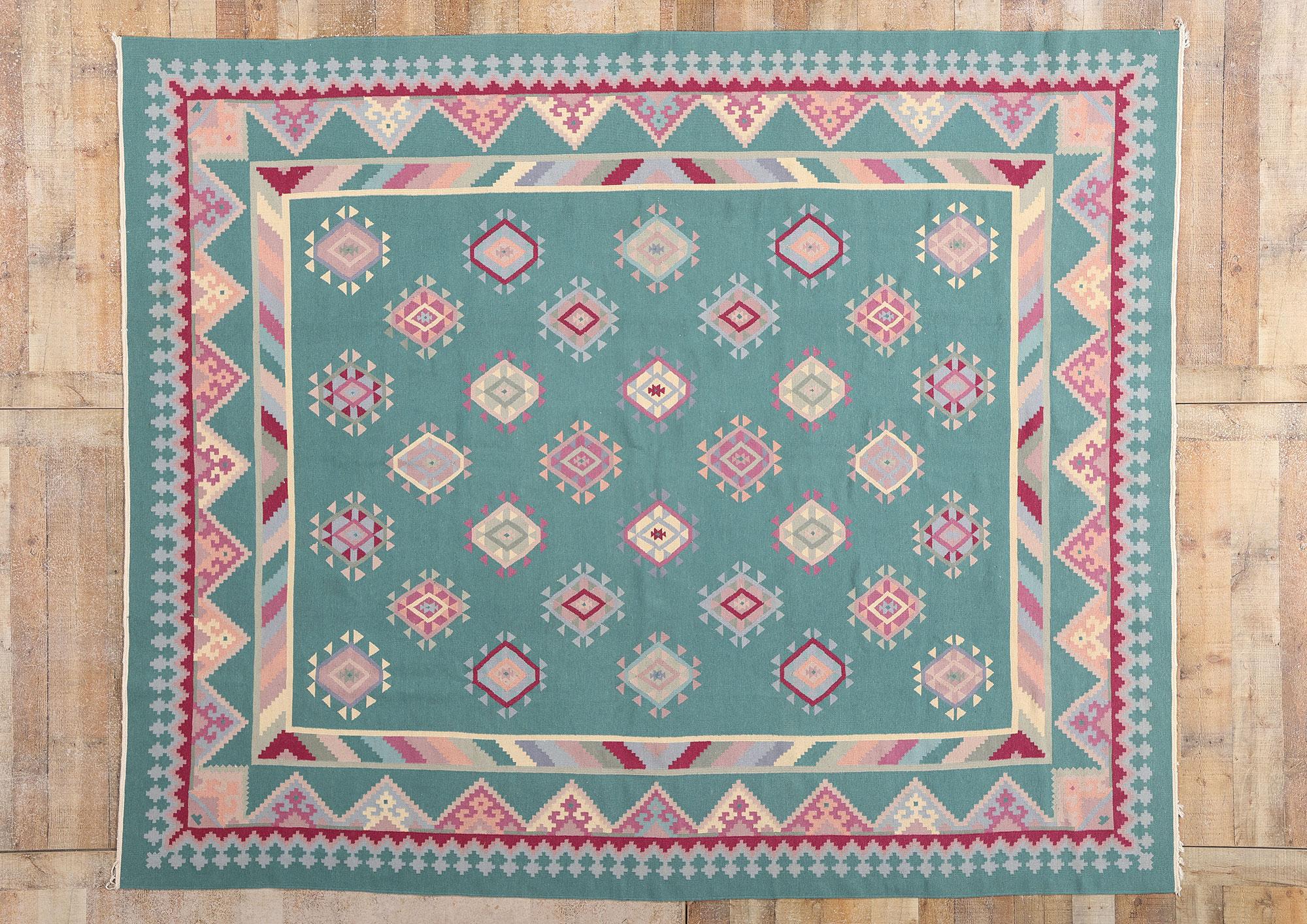Die anatolische Ausstrahlung: Ein türkischer Vintage-Kilim von geometrischer Anmut im Angebot 2