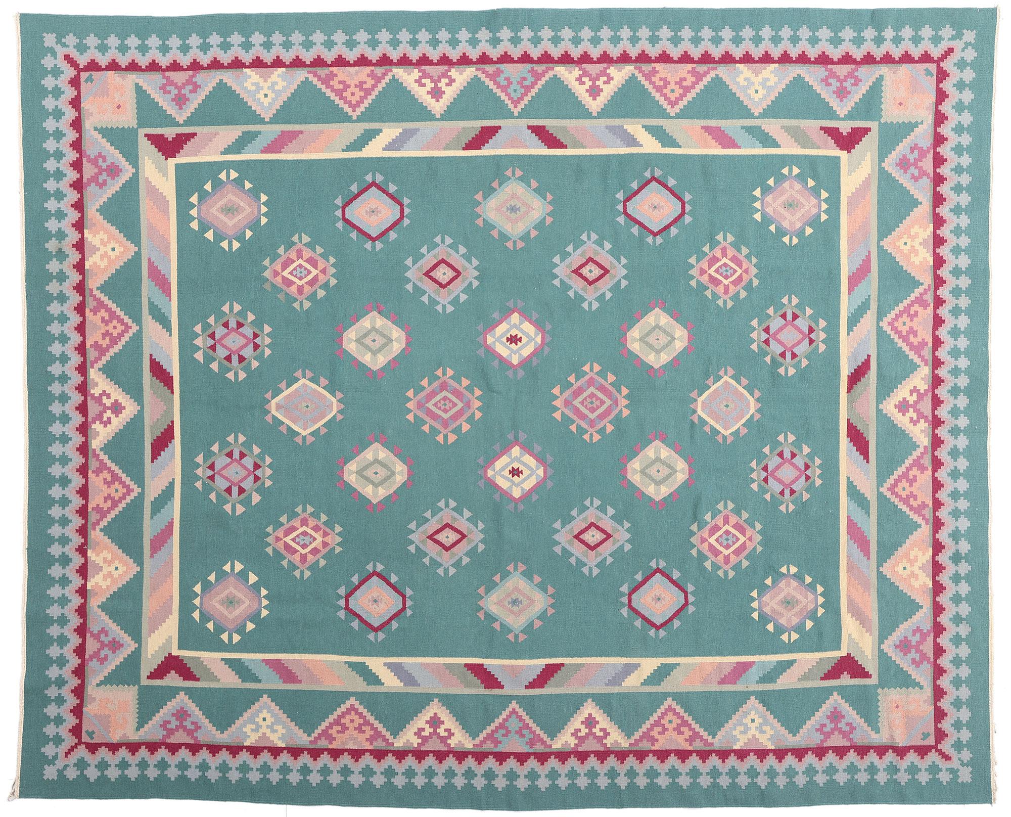 Die anatolische Ausstrahlung: Ein türkischer Vintage-Kilim von geometrischer Anmut im Angebot 3
