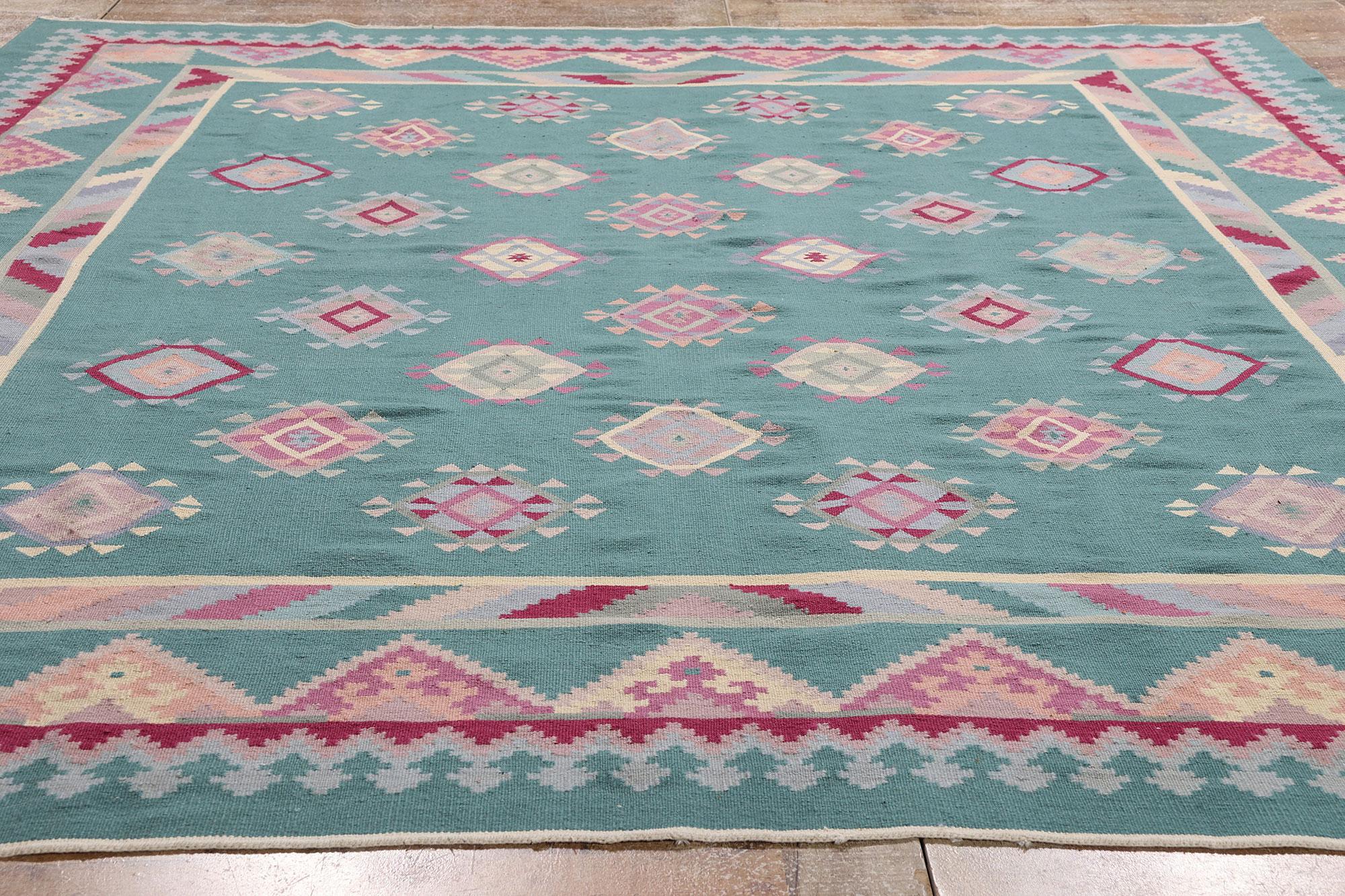 Die anatolische Ausstrahlung: Ein türkischer Vintage-Kilim von geometrischer Anmut im Zustand „Gut“ im Angebot in Dallas, TX